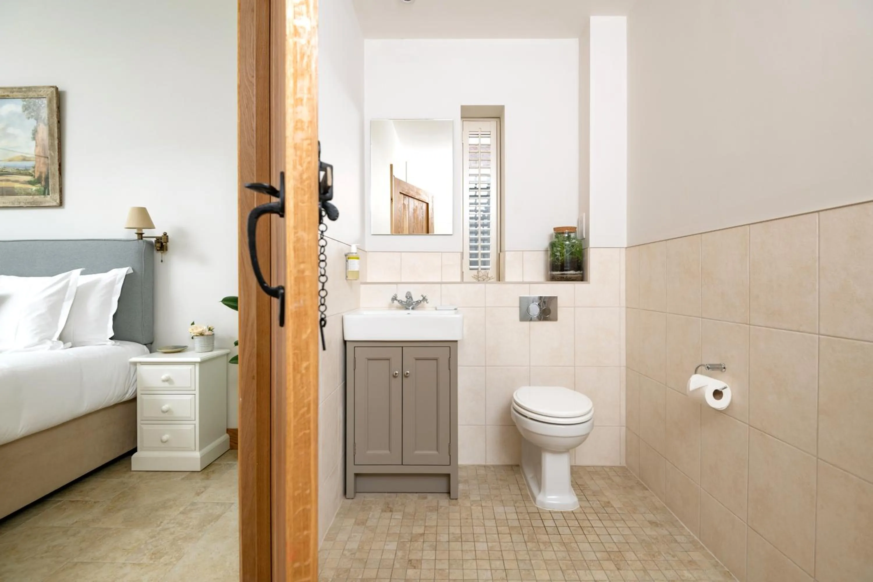 Bed in Barrow Hill Barns