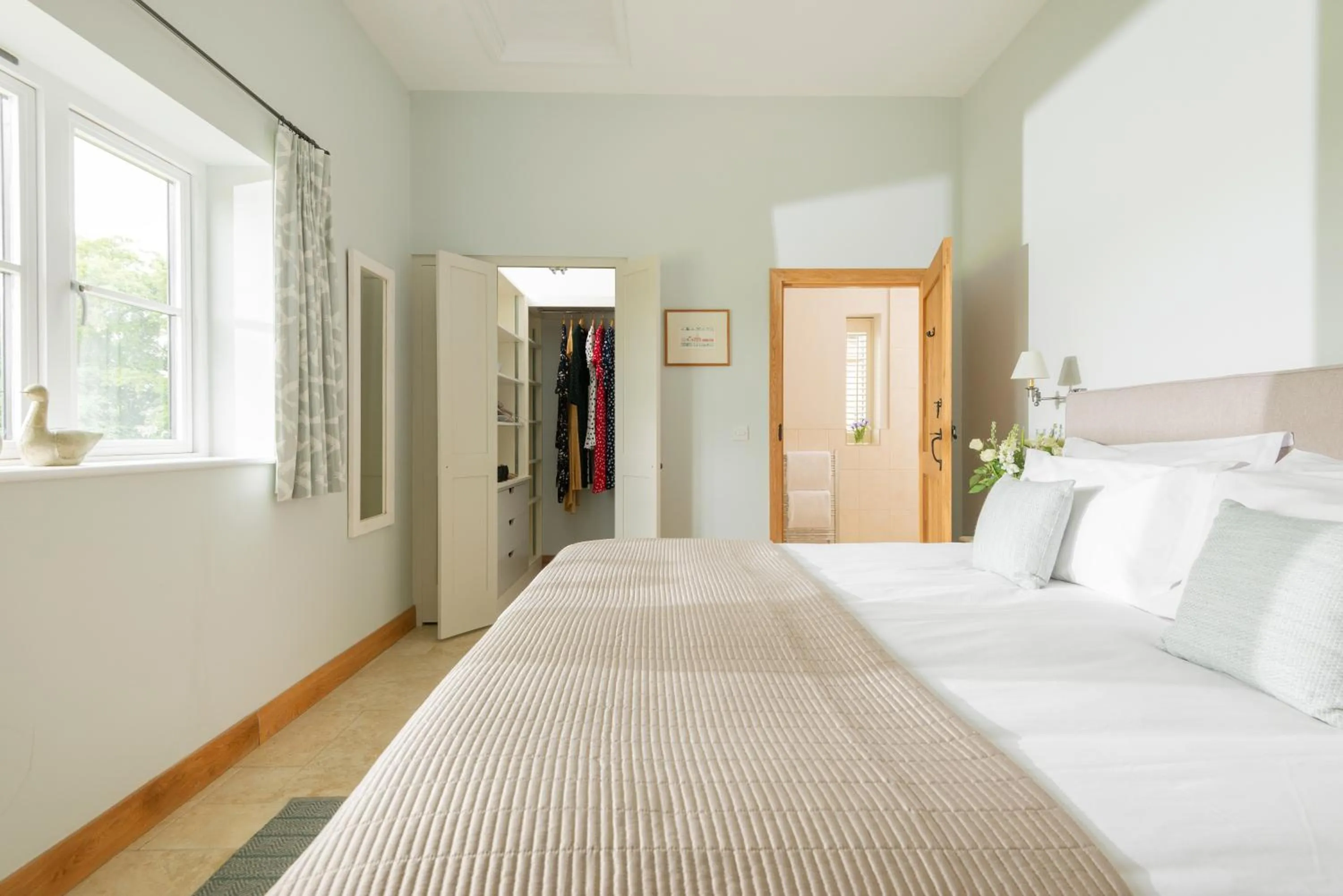 Bed in Barrow Hill Barns