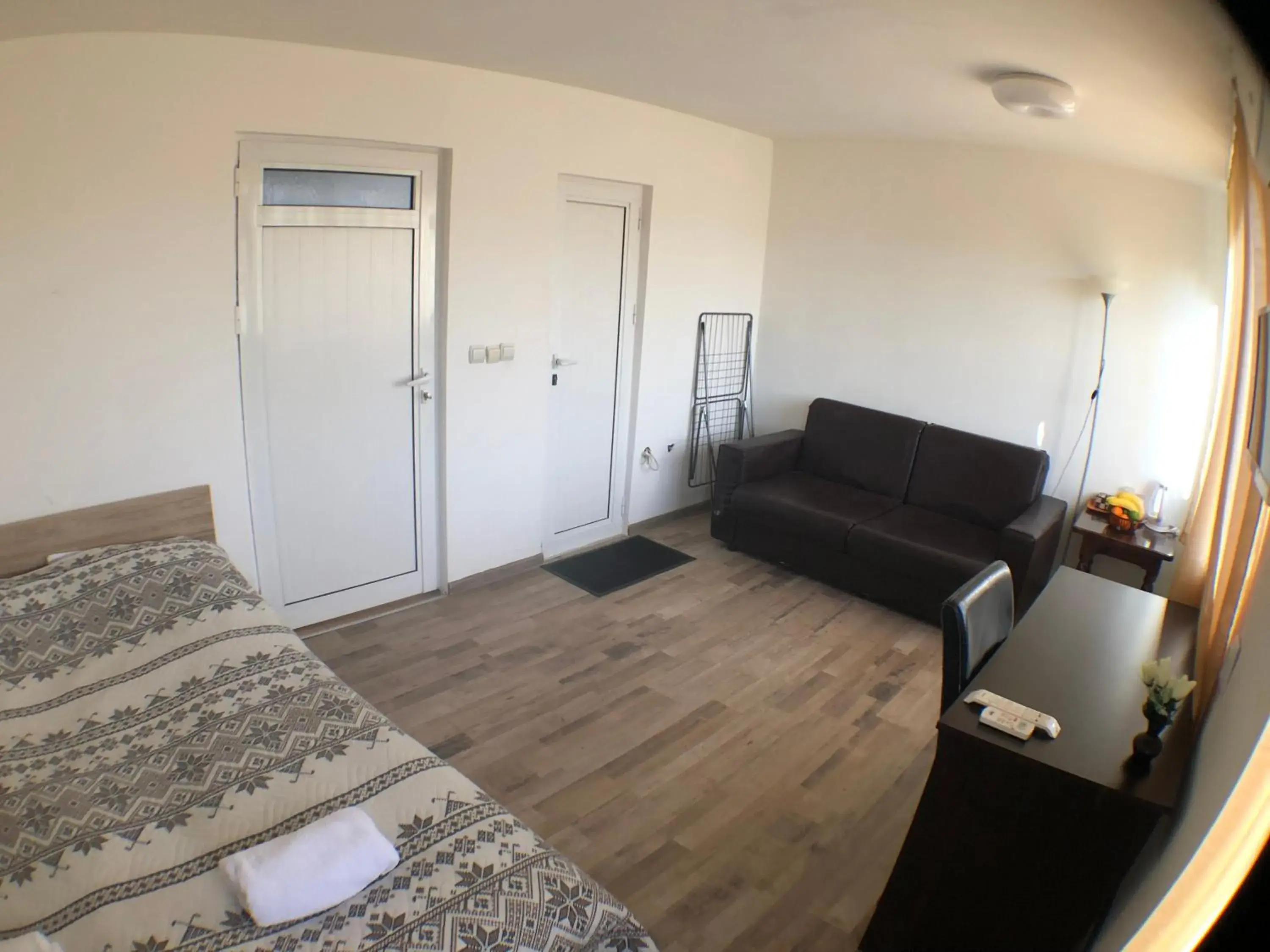 Basic Triple Room with Private Bathroom - single occupancy in Samuil Apartments - Central Burgas Basic Triple Room with Private Bathroom - single occupancy in Samuil Apartments - Central Burgas