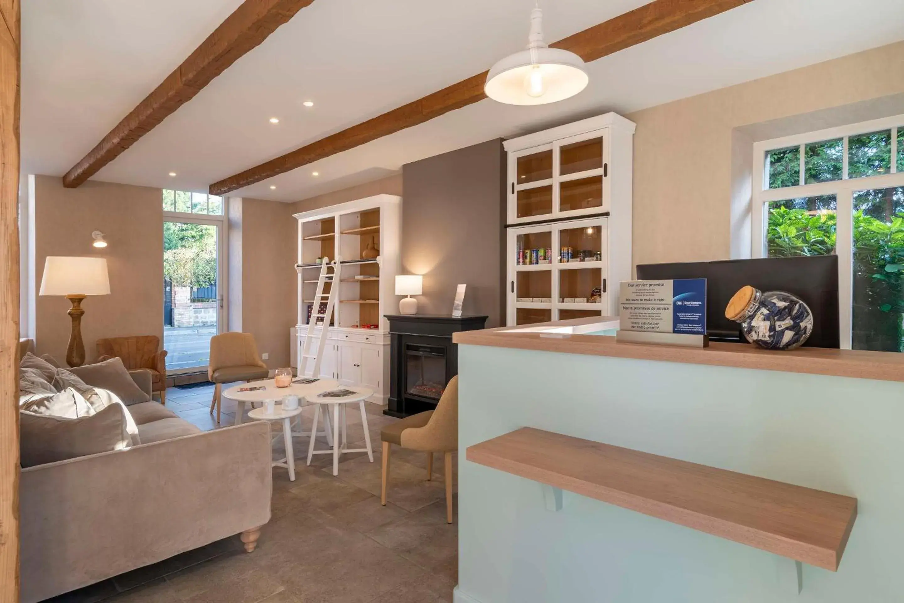 Lobby or reception in Best Western Flers Centre Gare Lobby or reception in Best Western Flers Centre Gare