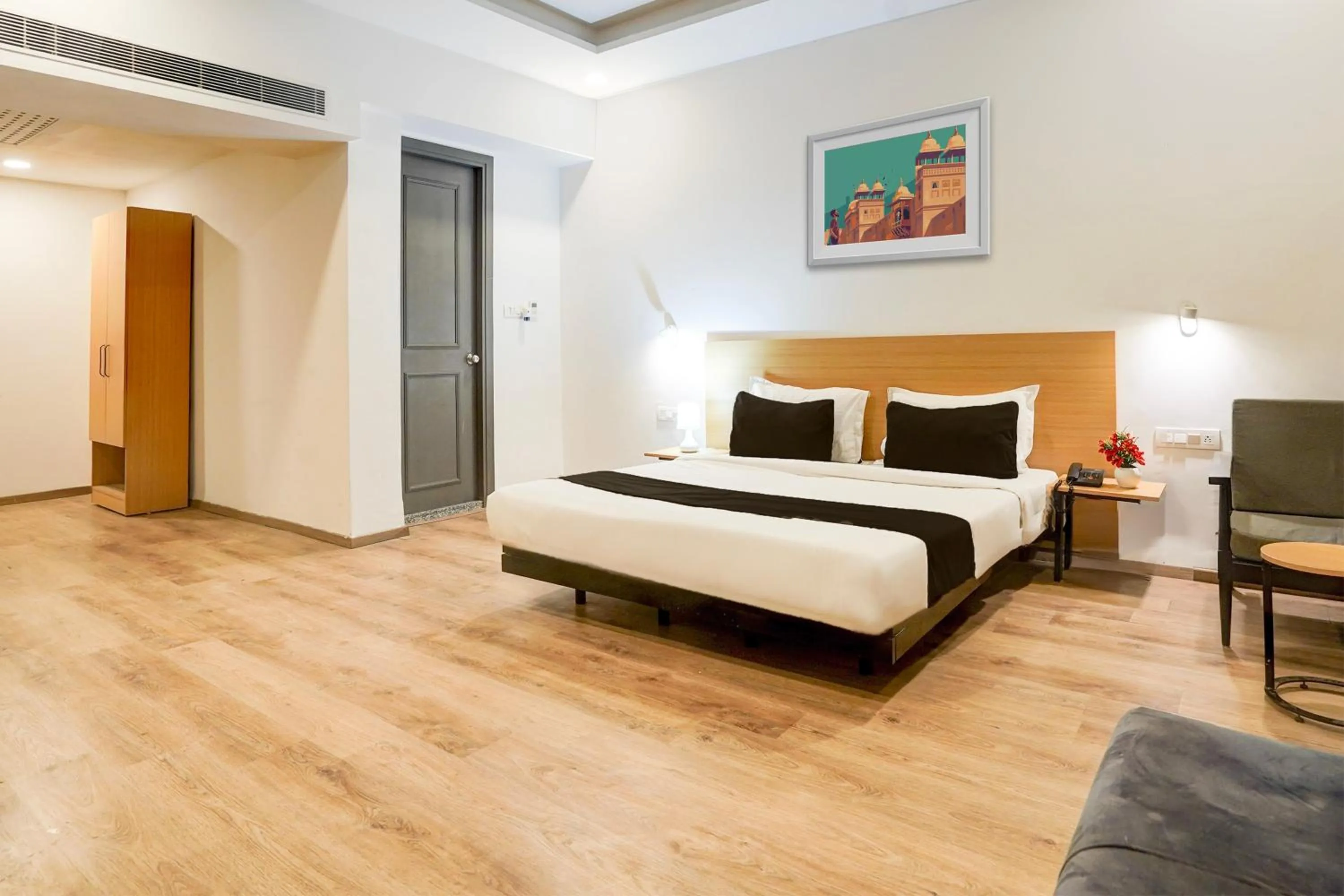 Bedroom, Bed in Super Townhouse Gomti Nagar Matiyari