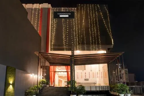 Super Townhouse Gomti Nagar Matiyari