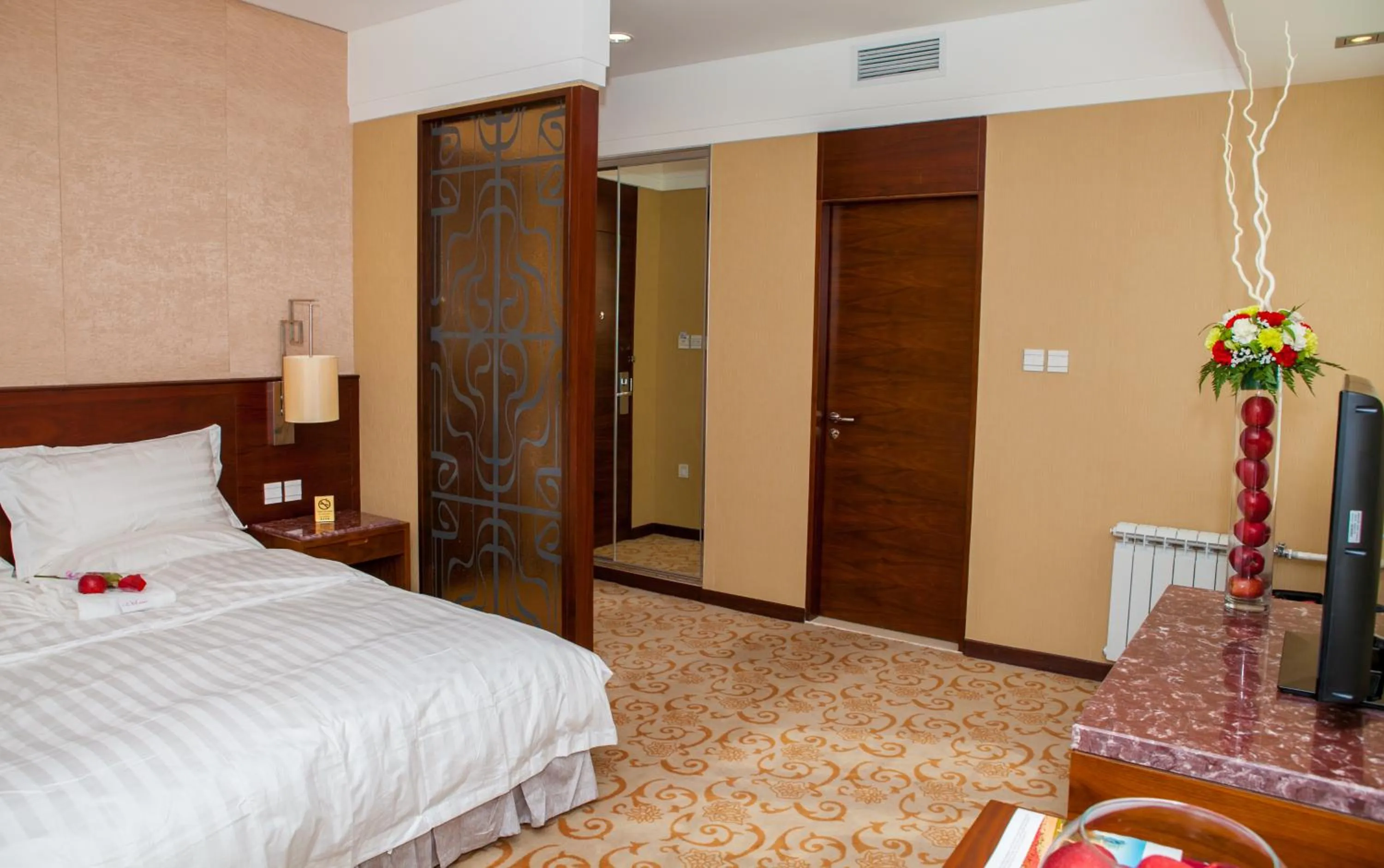 Decorative detail, Bed in Soluxe Hotel Almaty