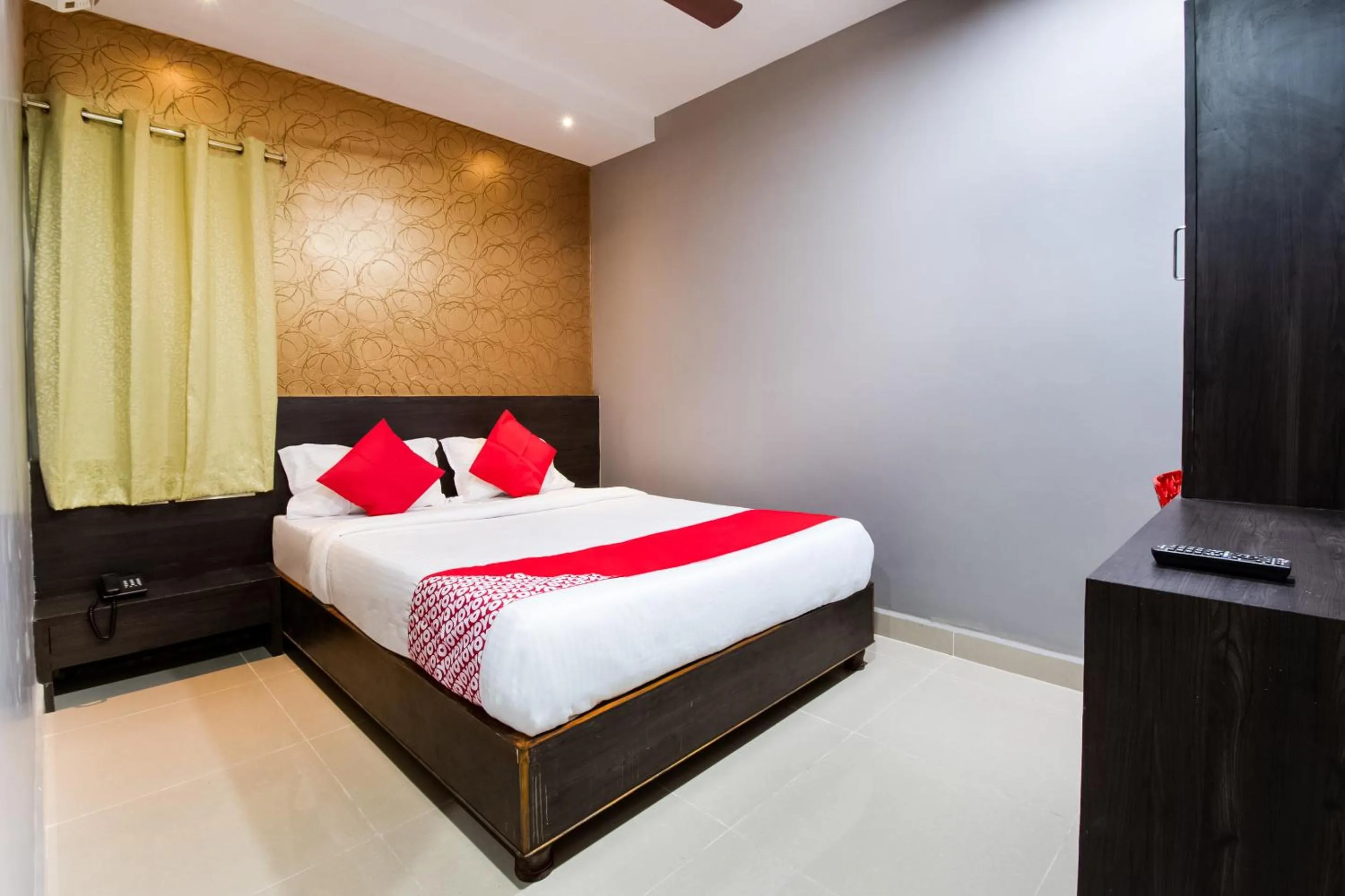 Bedroom, Bed in Hotel O CJ Inn