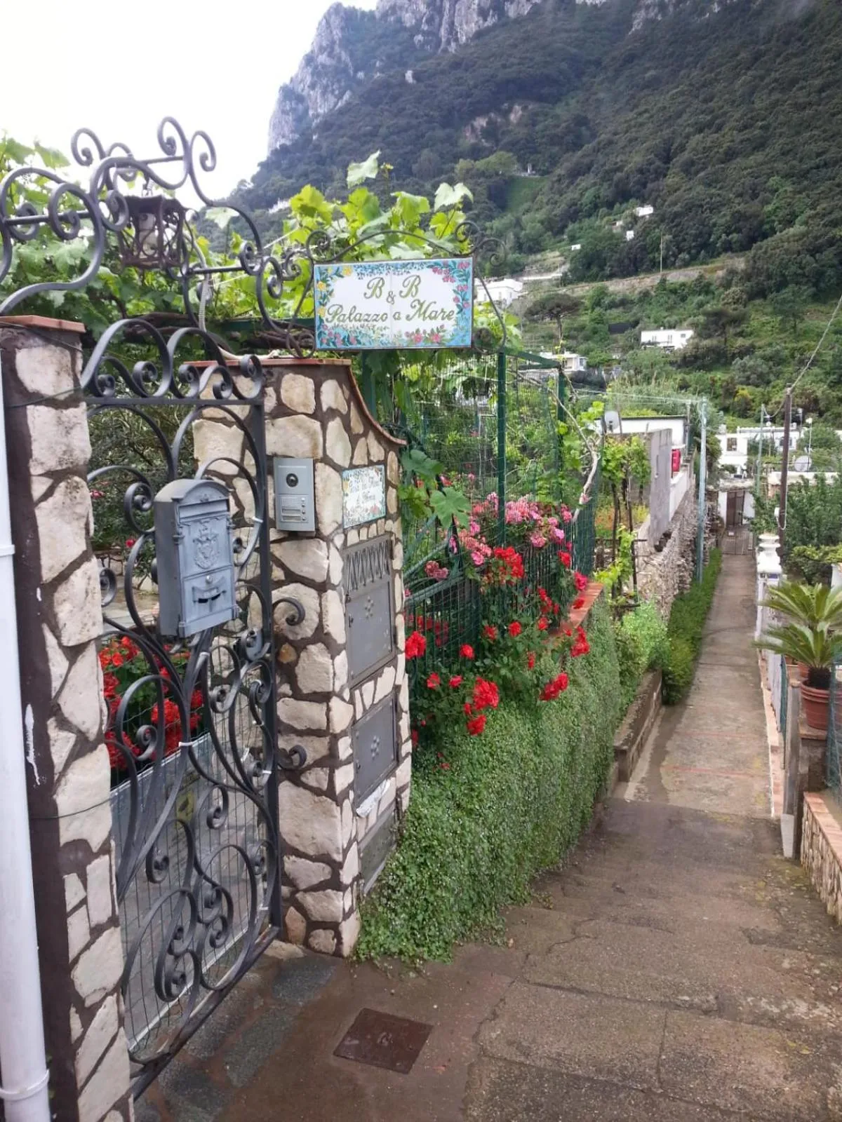 Facade/entrance in Casa Palazzo a Mare