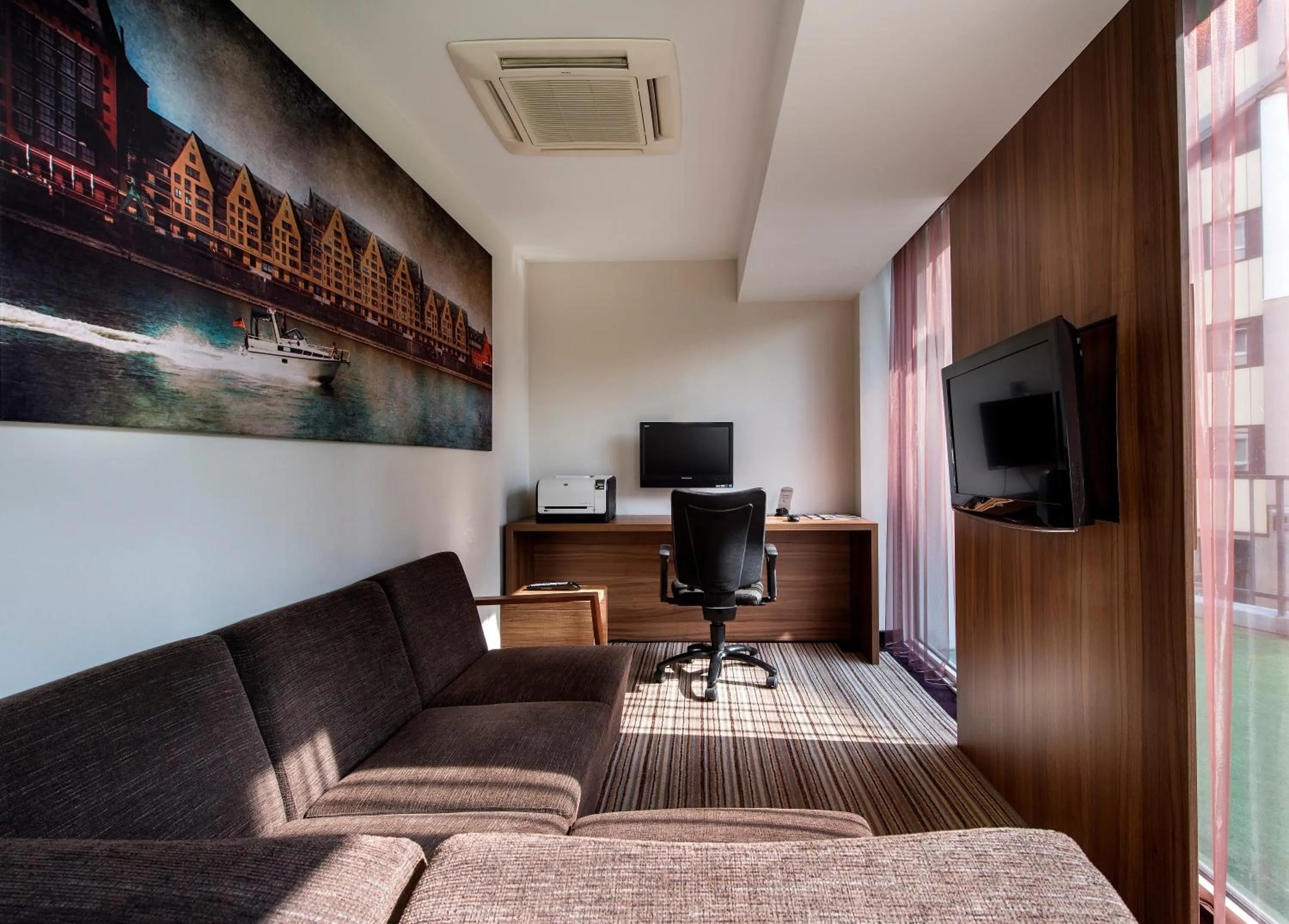 Business facilities in Wyndham Köln