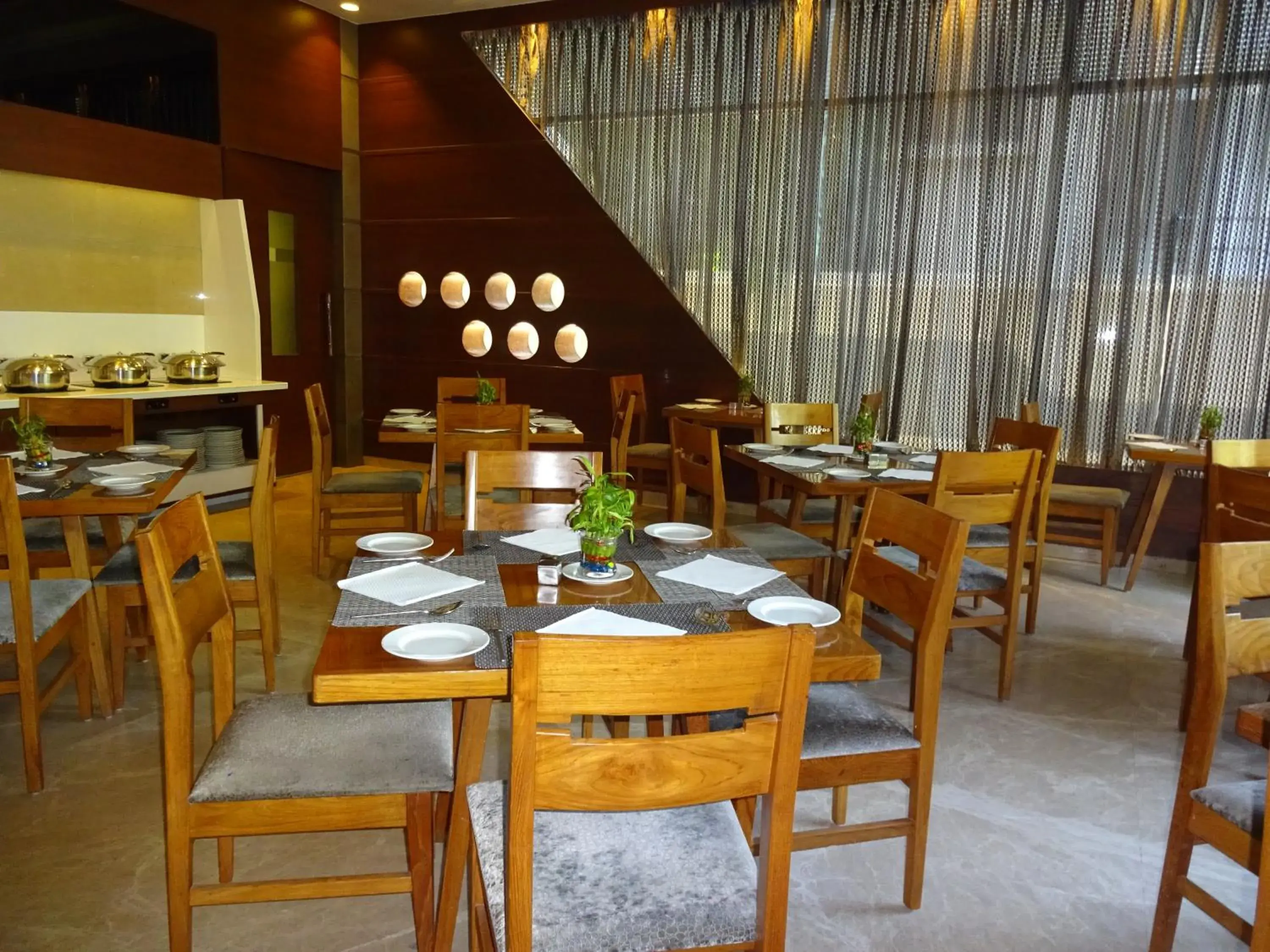 Restaurant/places to eat in Hotel Cosmopolitan Restaurant/places to eat in Hotel Cosmopolitan