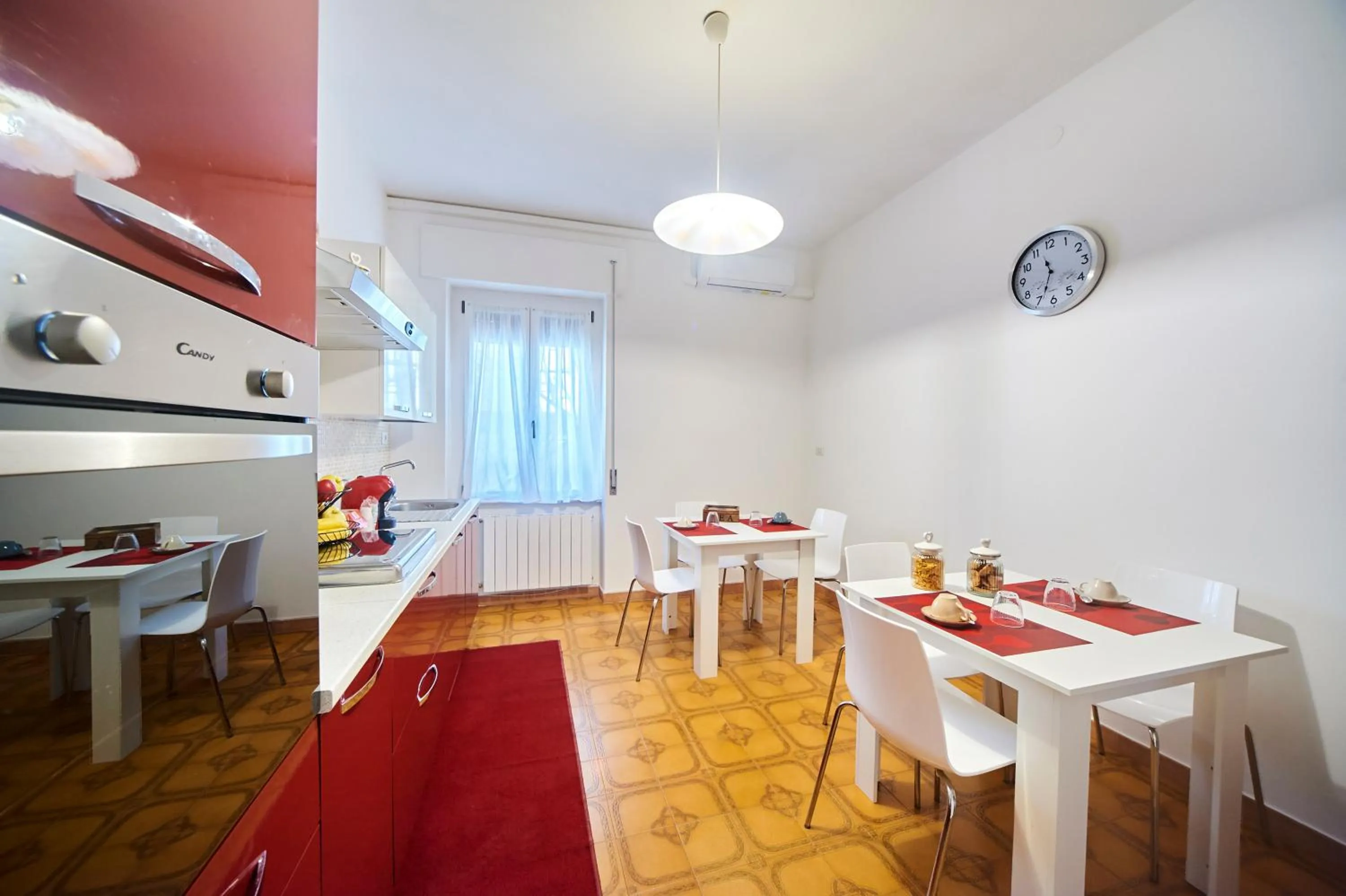 Kitchen or kitchenette in Tidu's home B&B