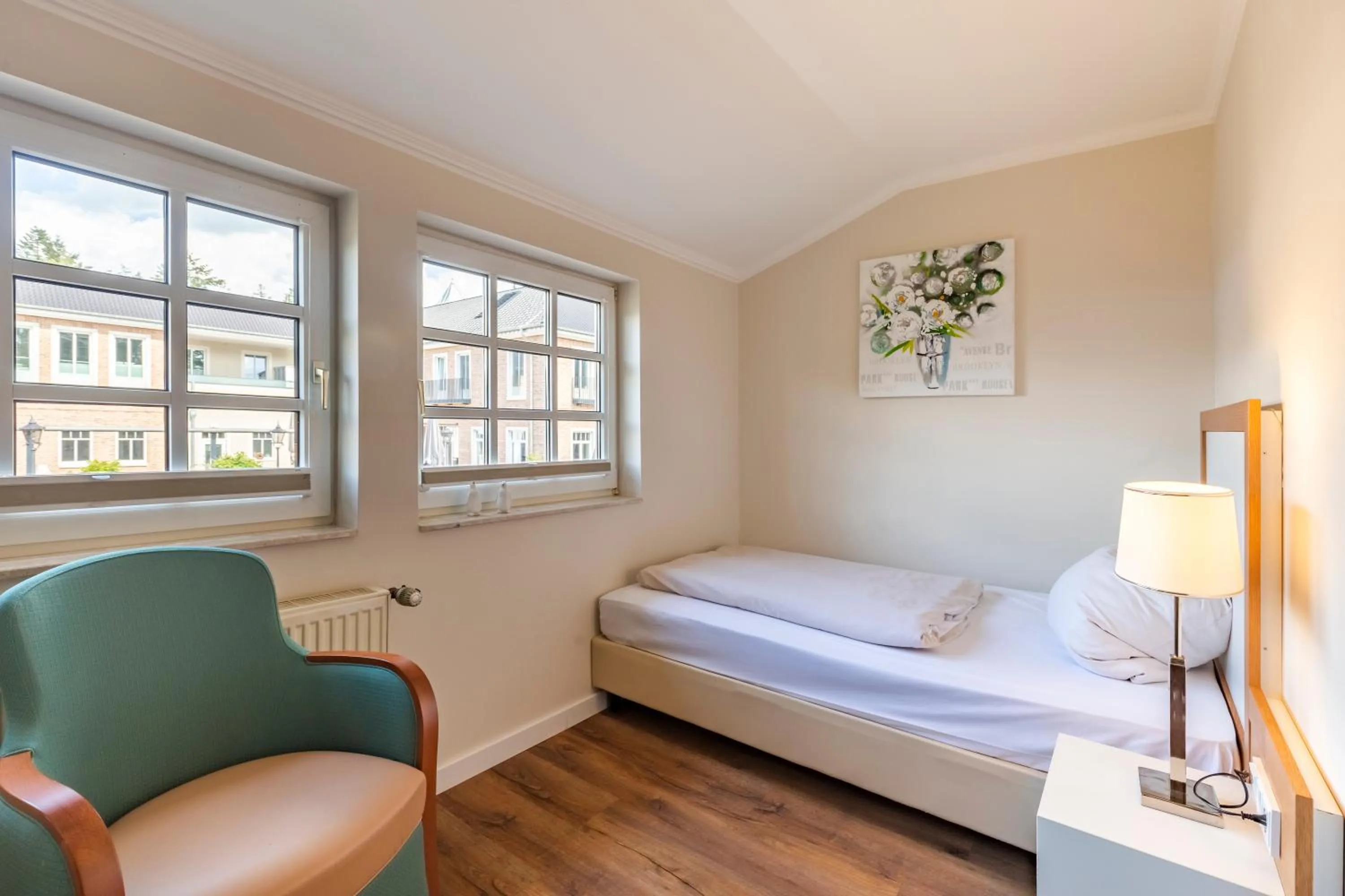 Photo of the whole room, Bed in Gut Altona