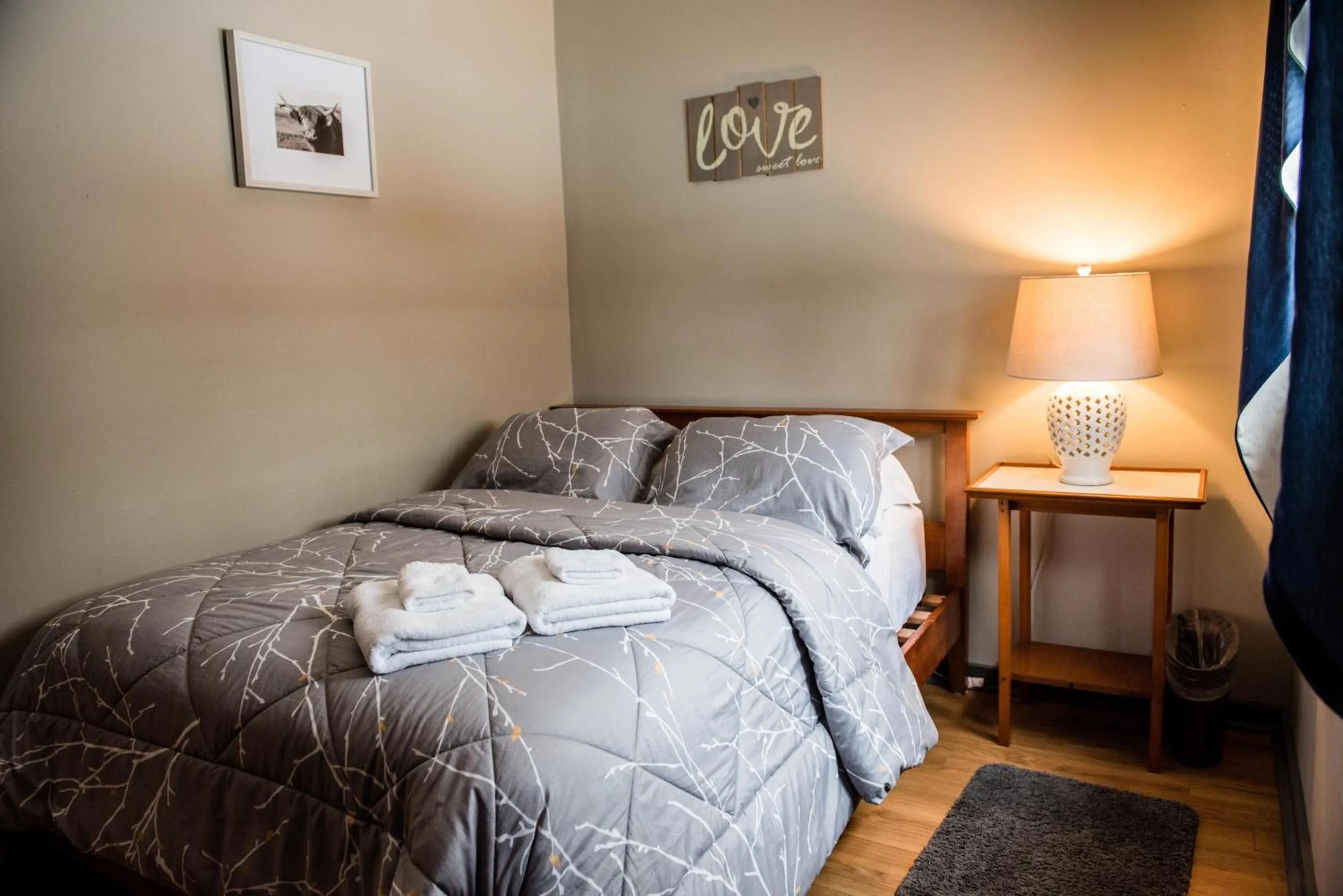 Bedroom, Bed in Brook Road Cabin