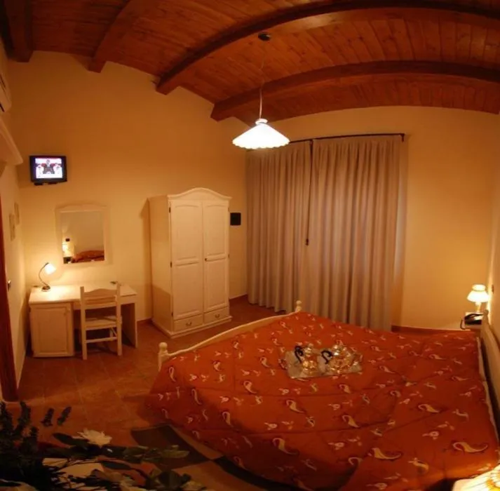 Photo of the whole room, Bed in Turismo Rurale Al Benefizio