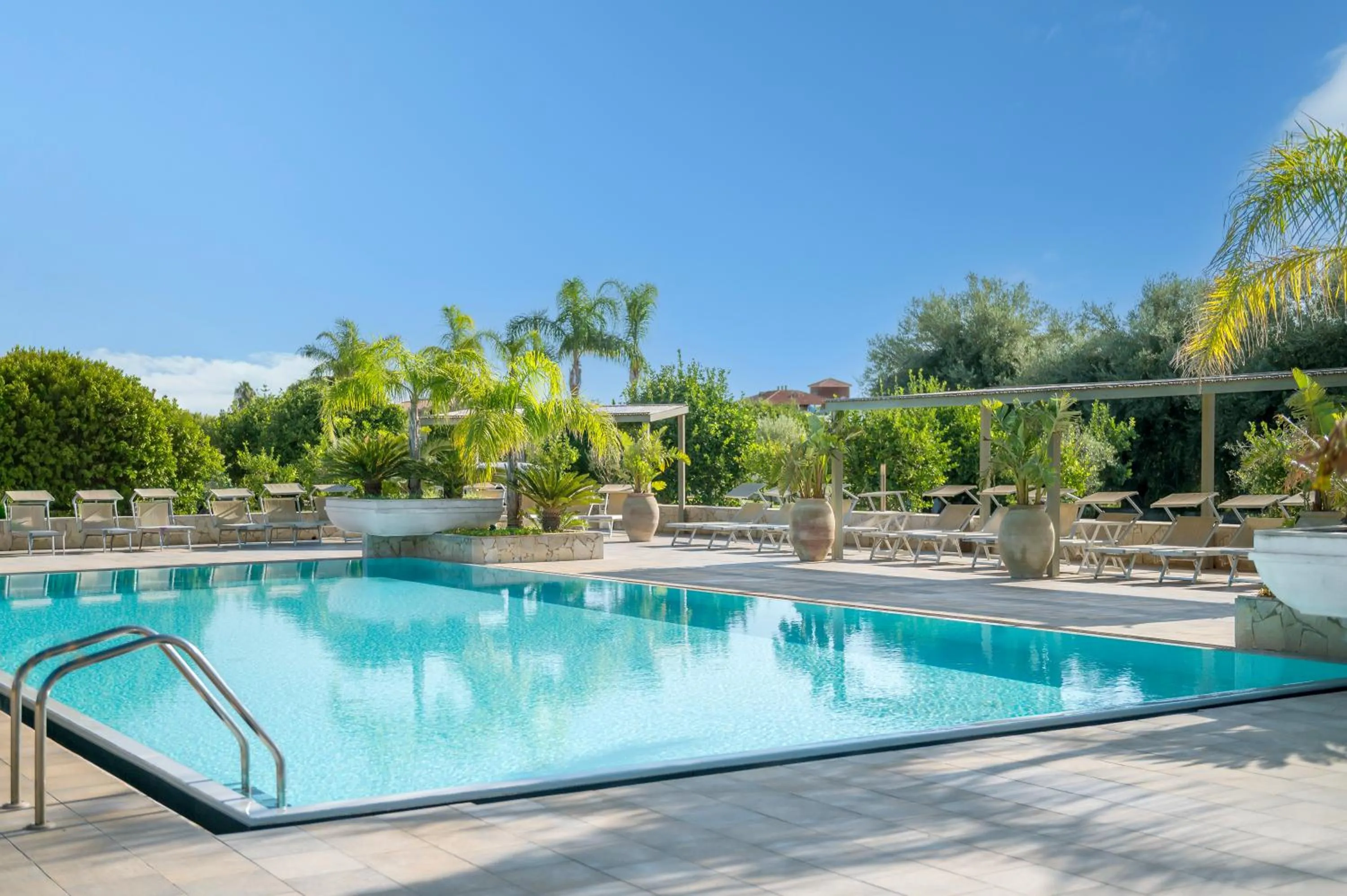 Swimming pool in Terra Dei Limoni