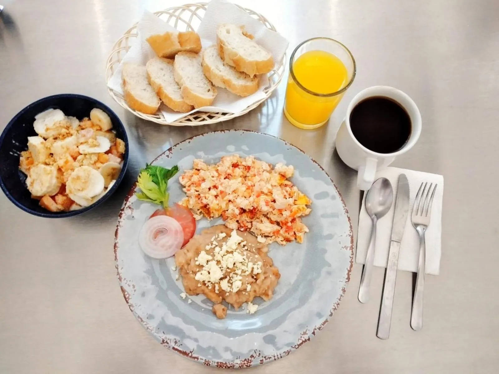 Restaurant/places to eat in Hotel La Casa de las Libélulas