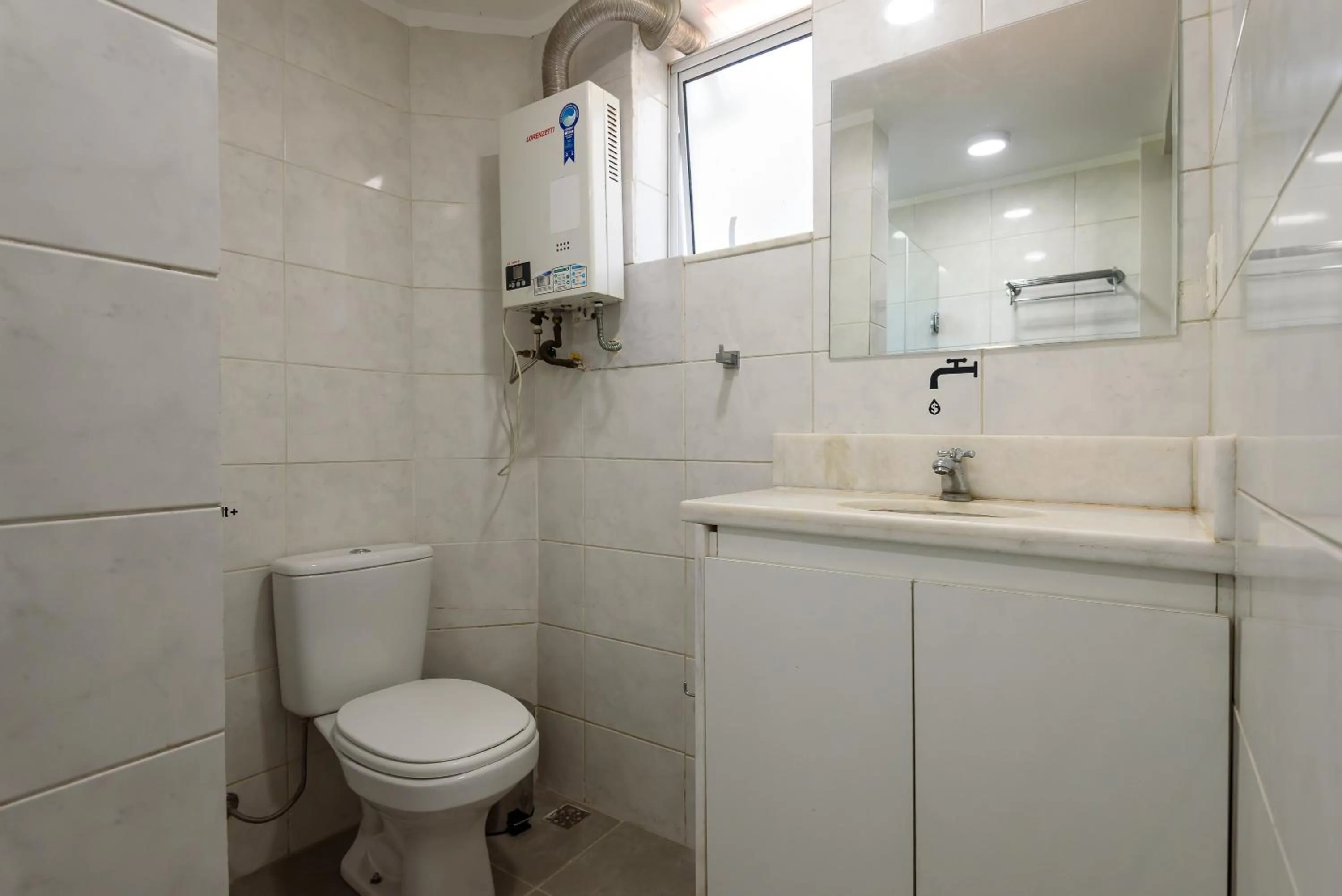 Toilet in Santa Teresa Junto à Natureza