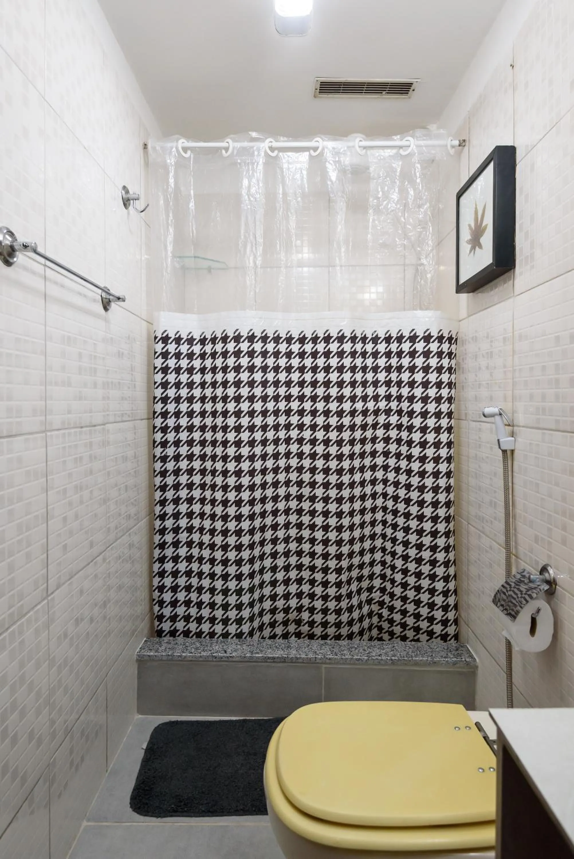 Shower in Santa Teresa Junto à Natureza