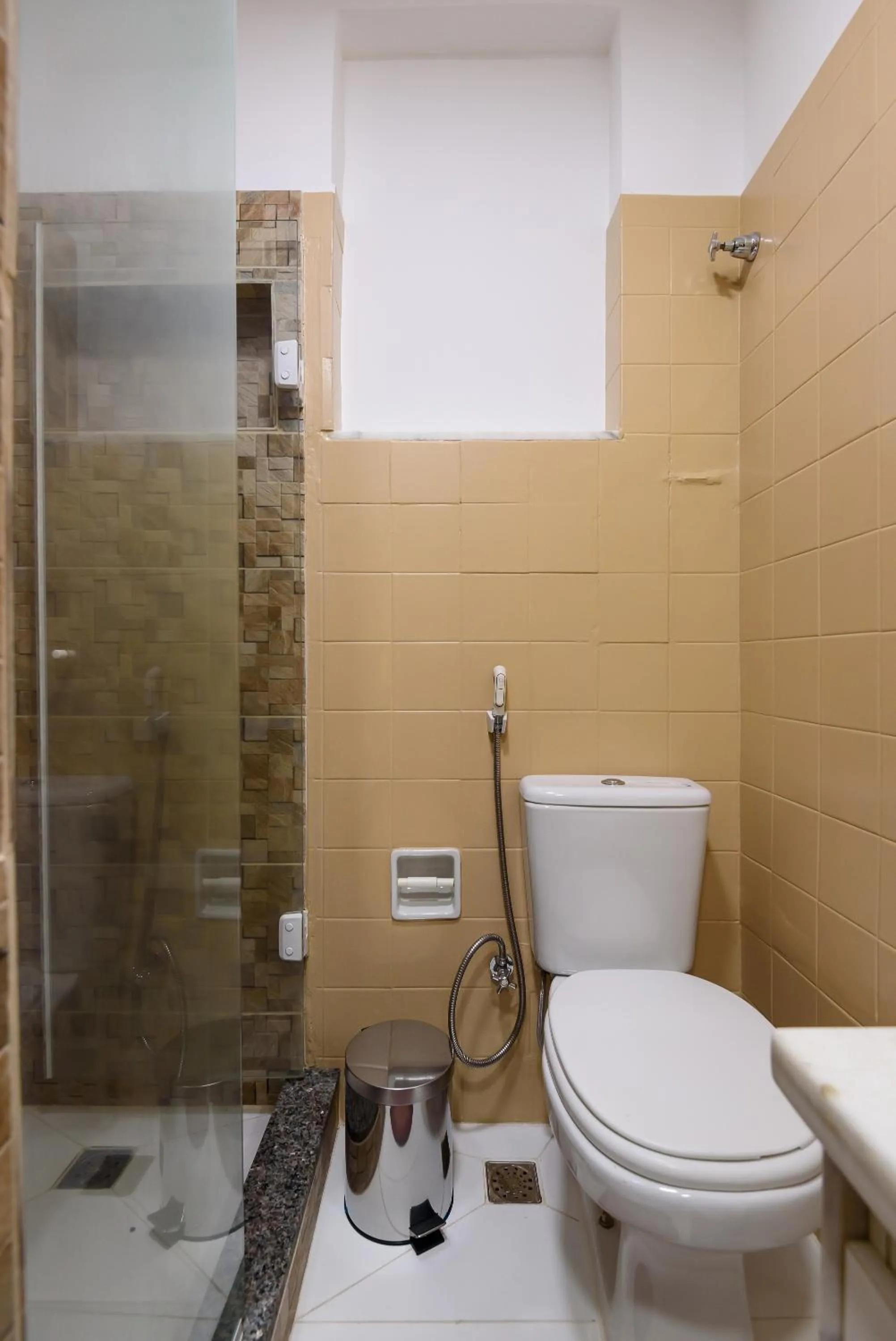 Toilet in Santa Teresa Junto à Natureza