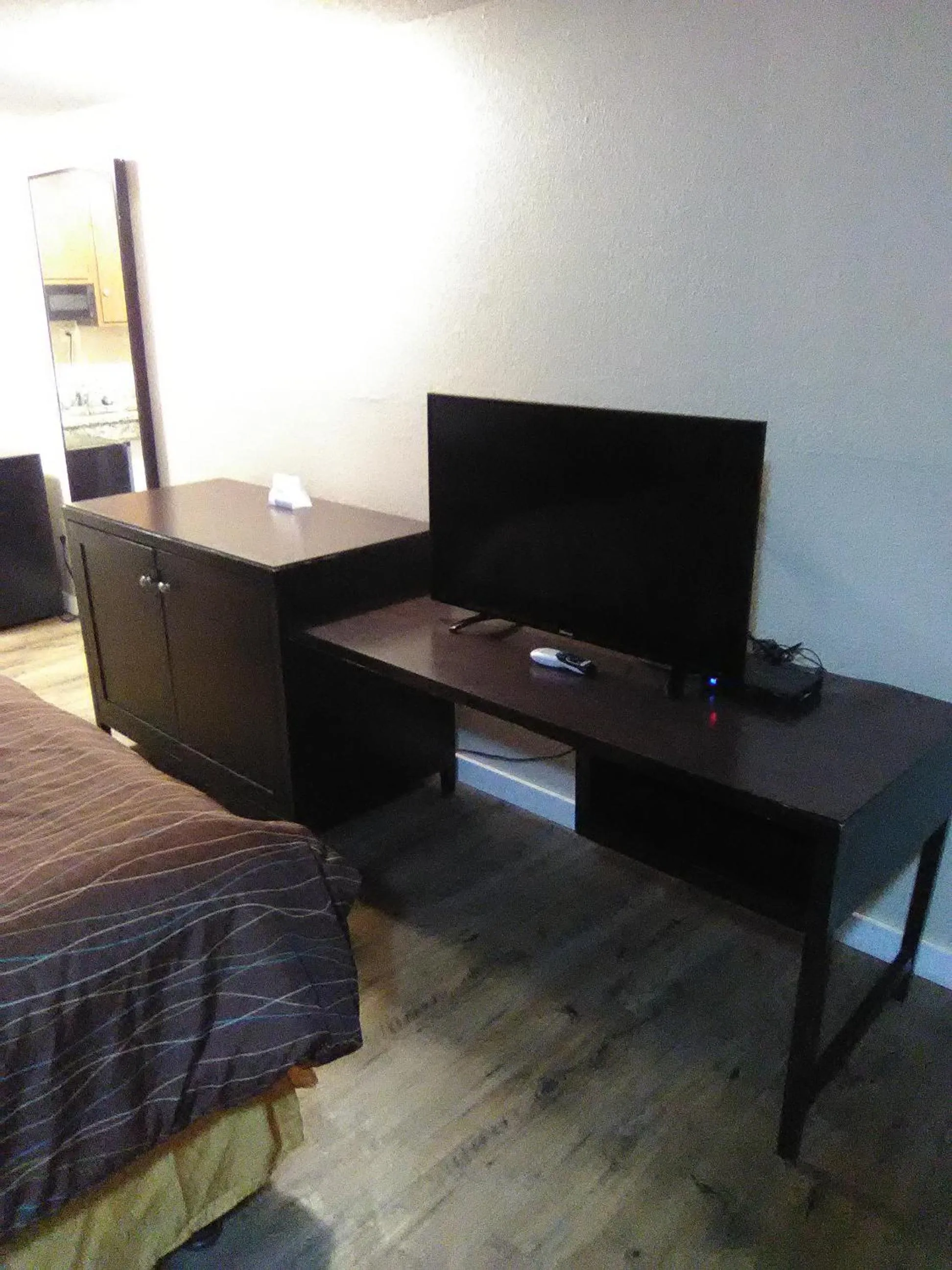 hair dresser, Bed in Nation's Inn Kinston