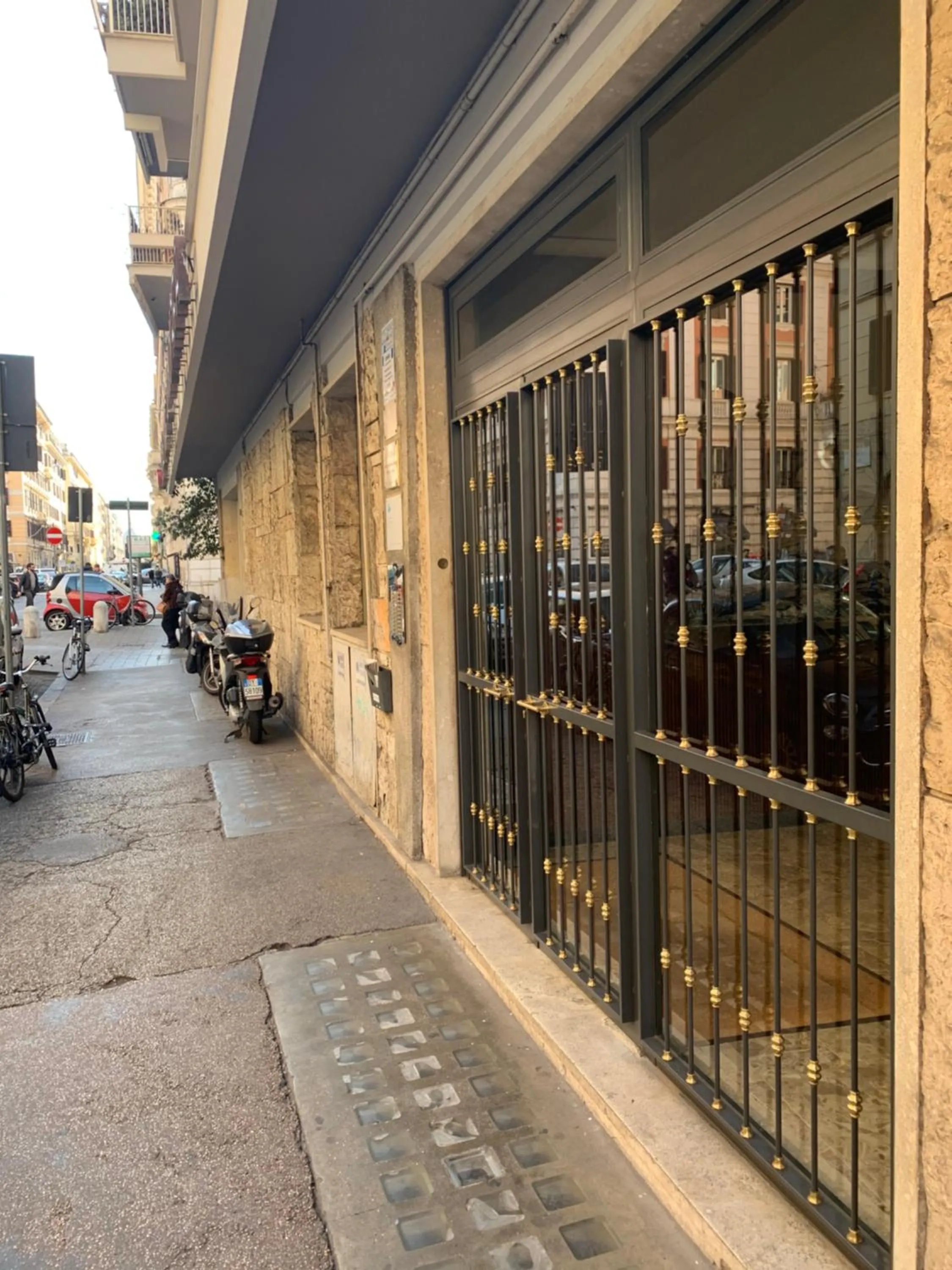 Facade/entrance in XXIV Domus Luxury Suites