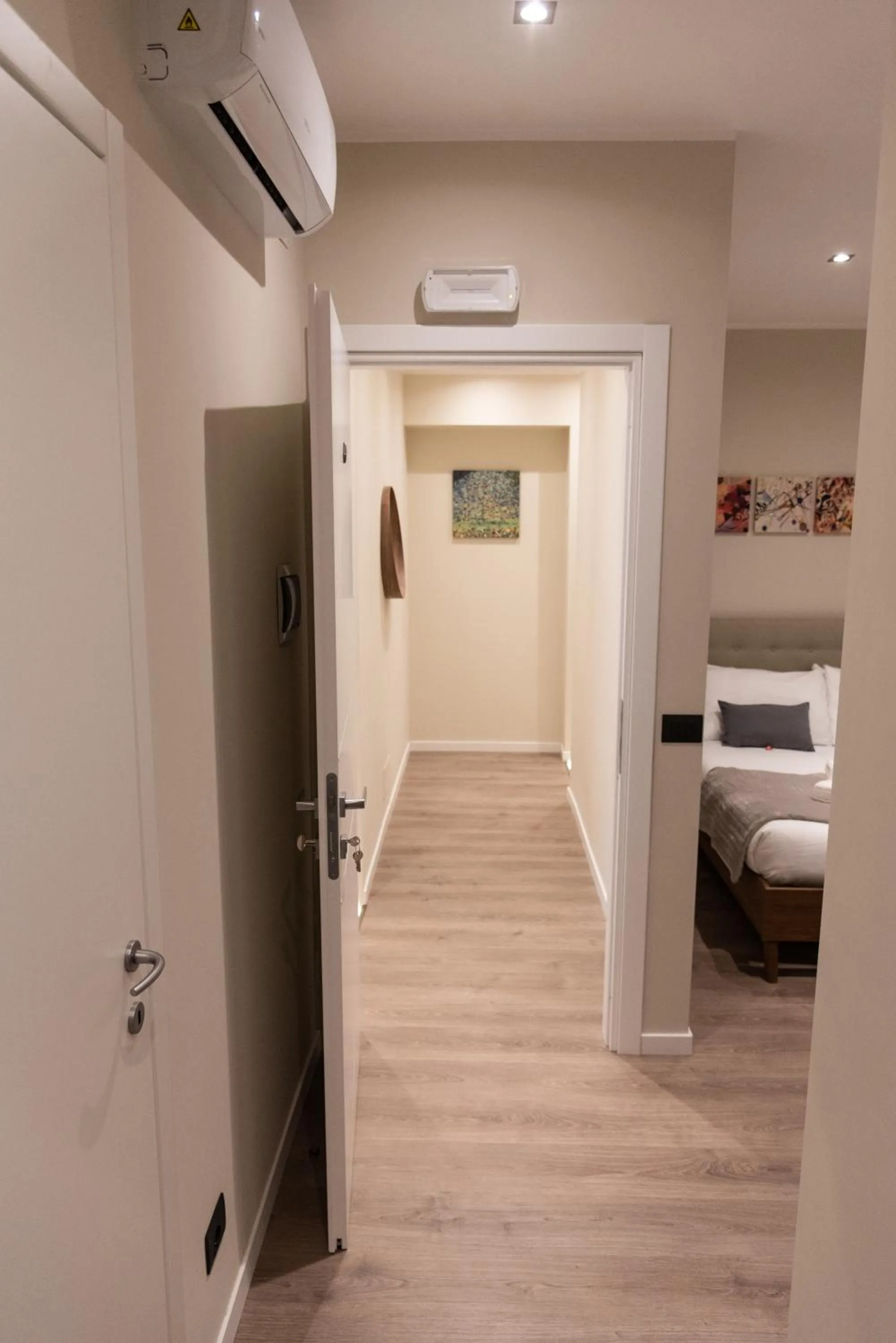 Photo of the whole room, Bed in XXIV Domus Luxury Suites