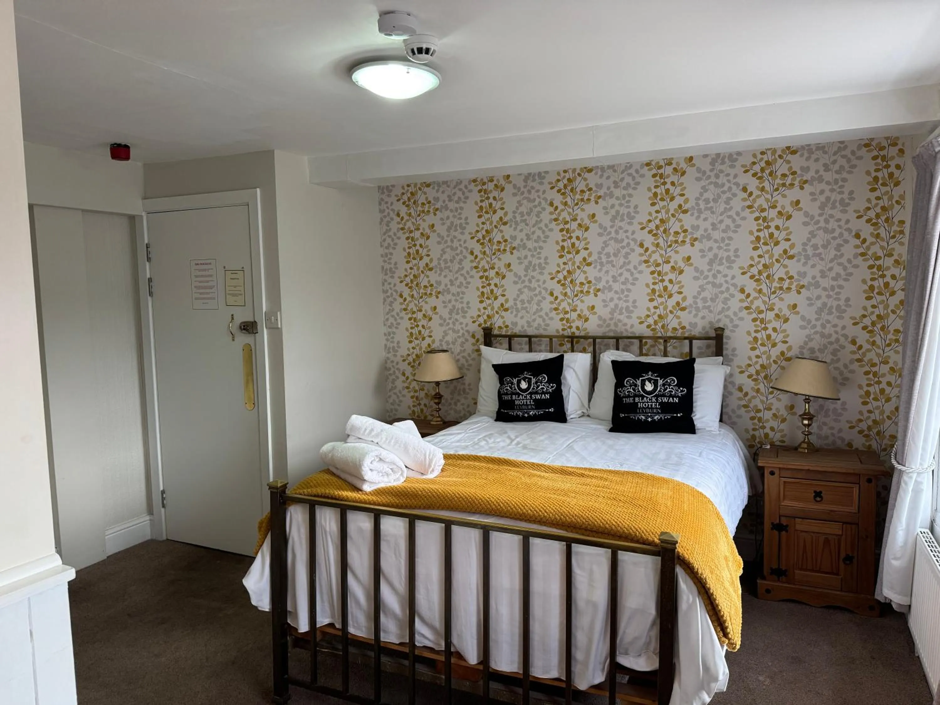 Bedroom in The Black Swan Hotel