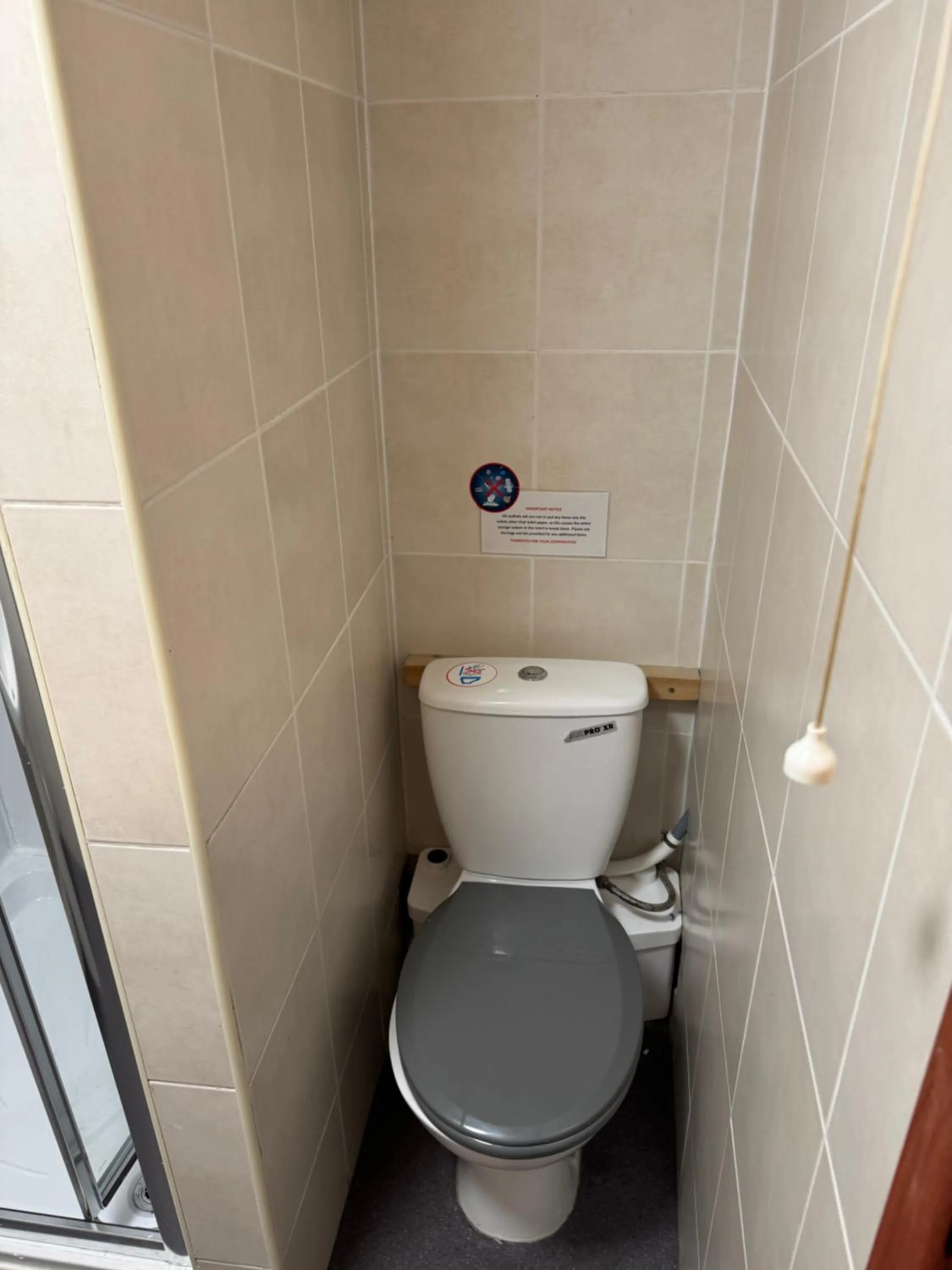 Toilet in The Black Swan Hotel