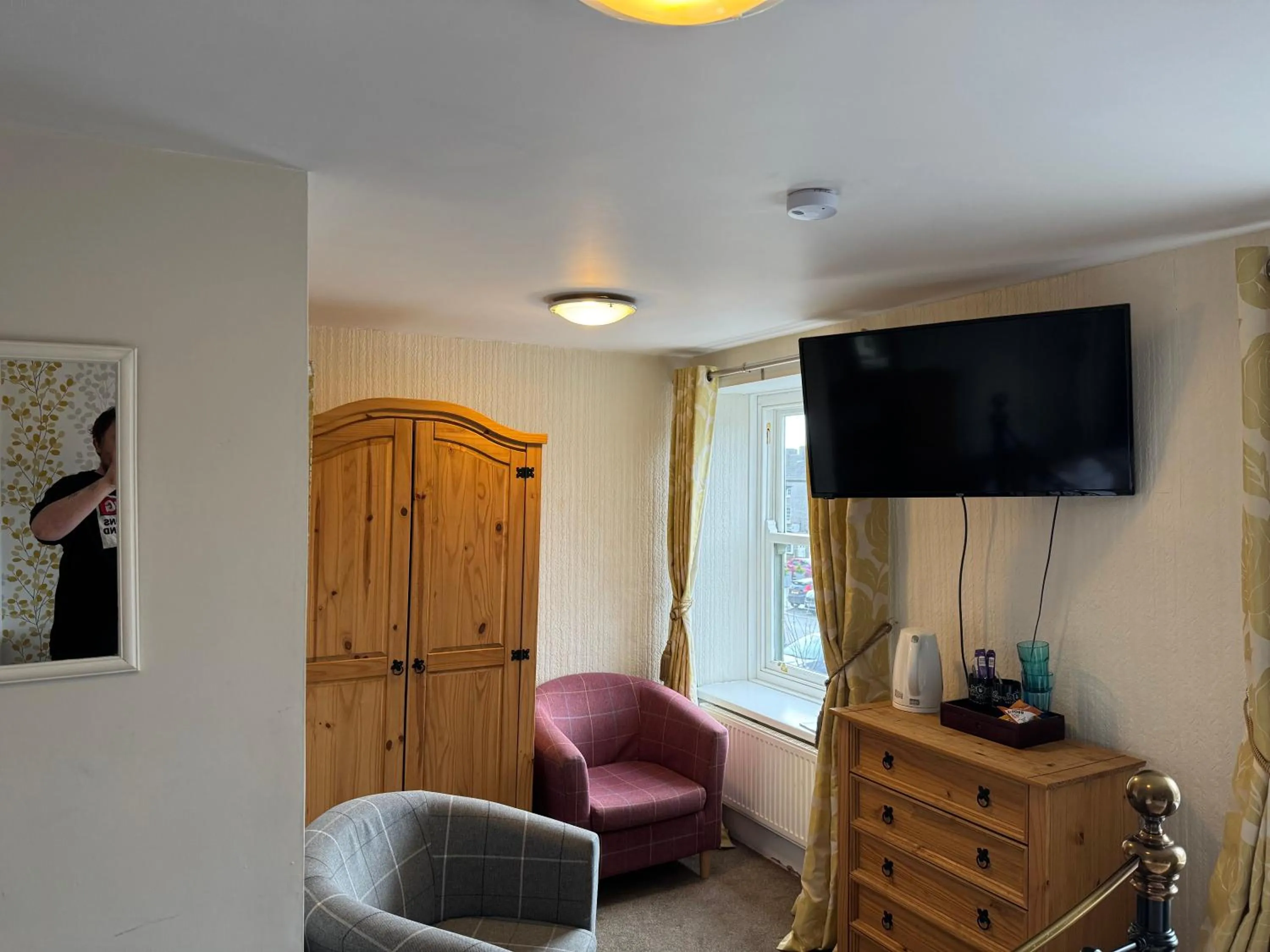 Bedroom in The Black Swan Hotel