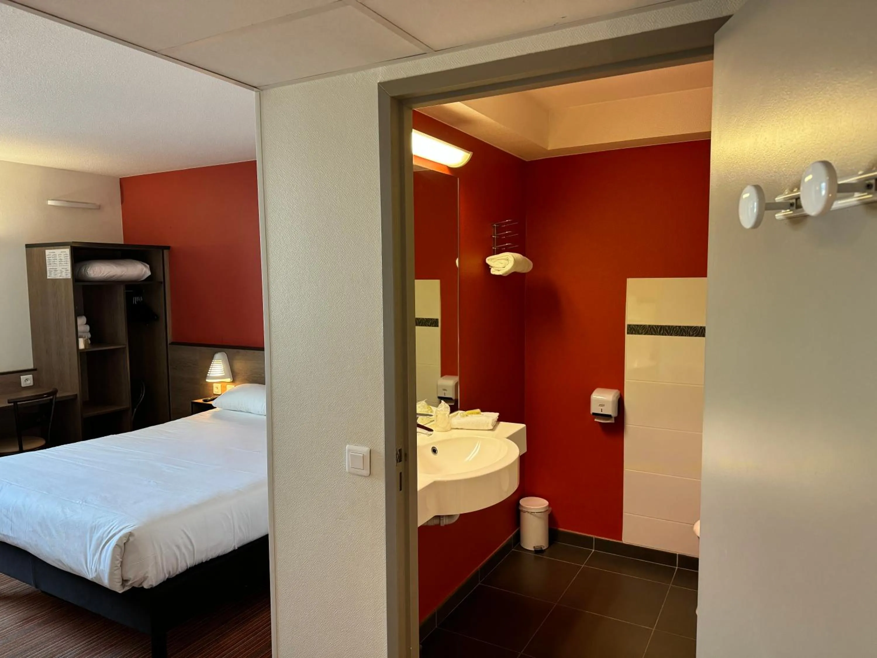 Bedroom, Bed in Ace Hotel Valence
