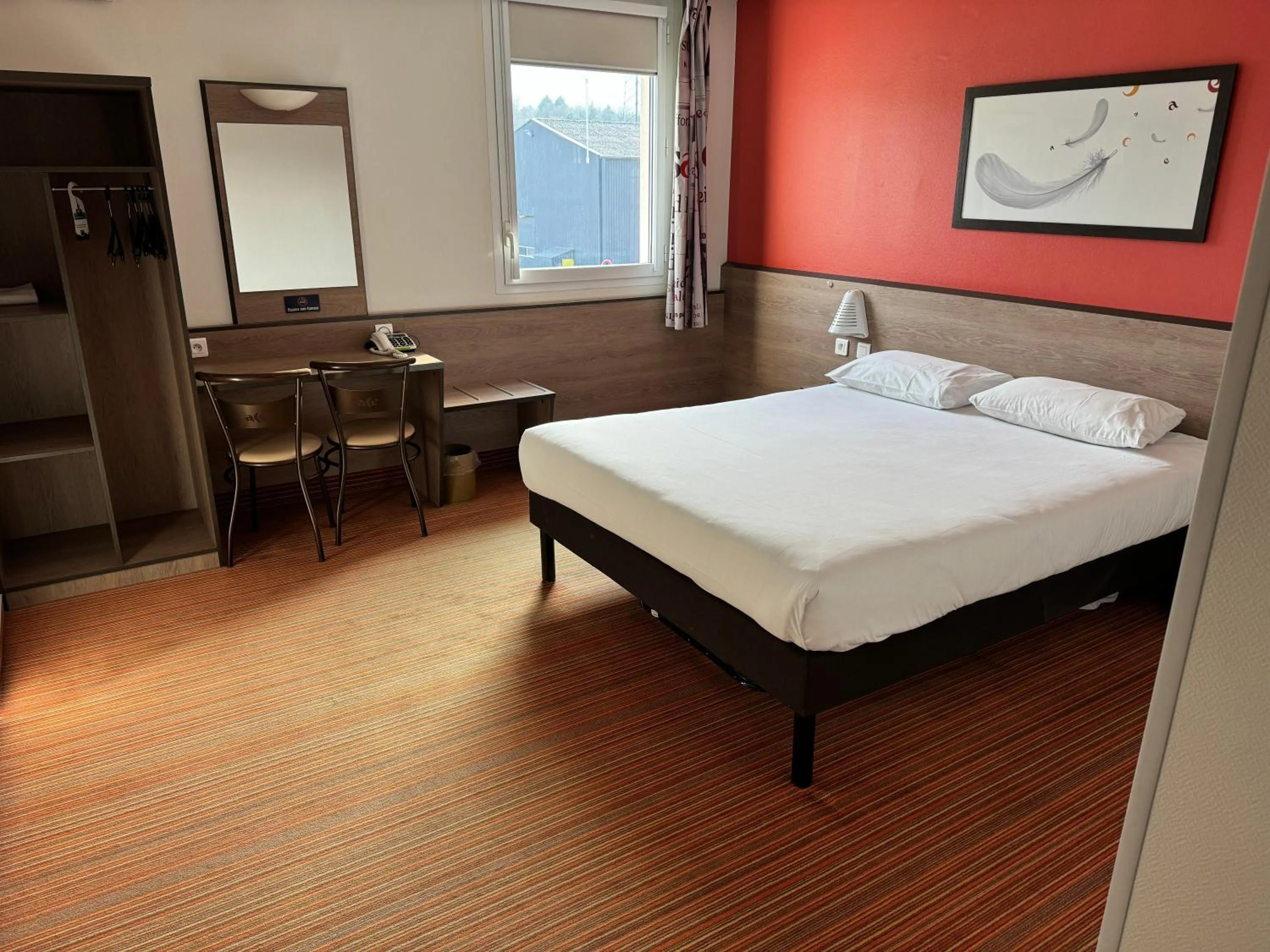 Bedroom, Bed in Ace Hotel Valence