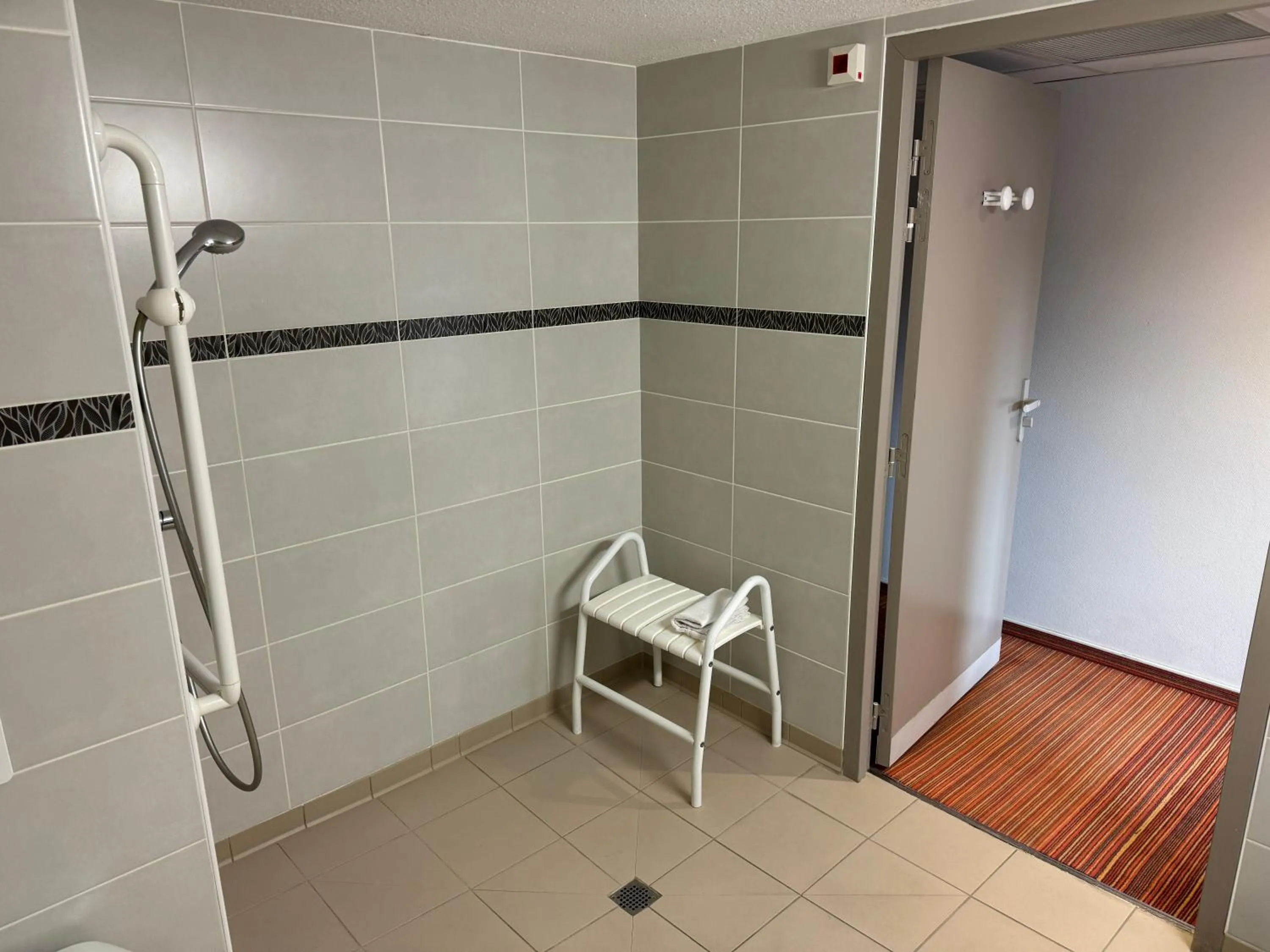 Shower in Ace Hotel Valence