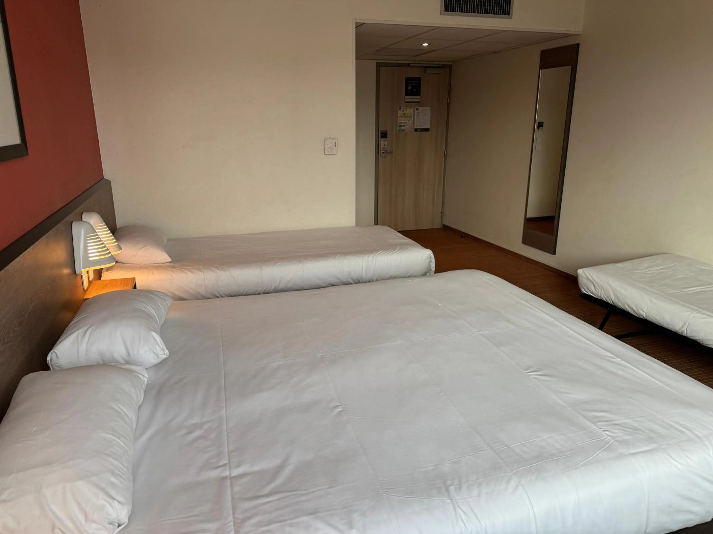 Photo of the whole room, Bed in Ace Hotel Valence