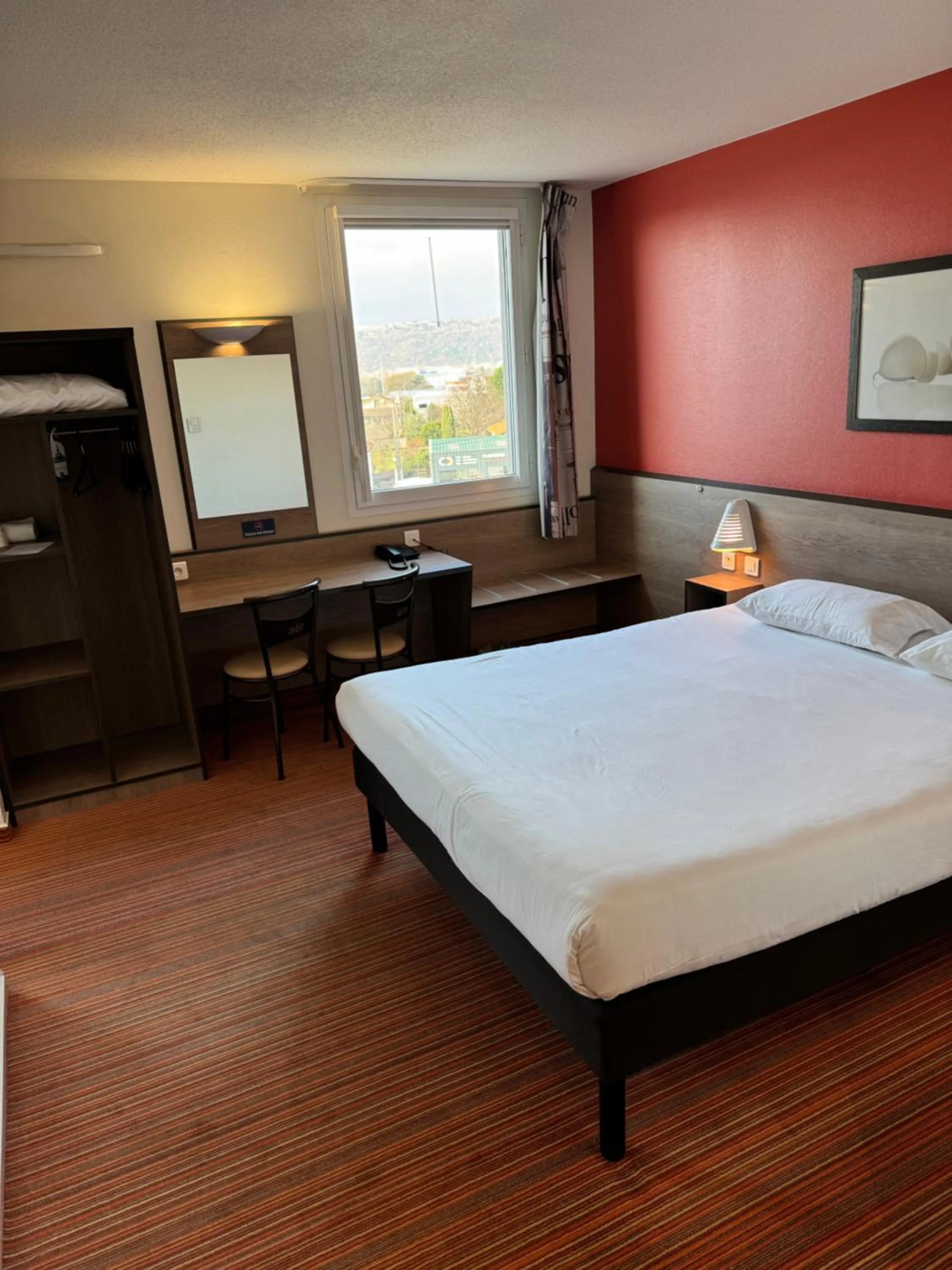 Bed in Ace Hotel Valence