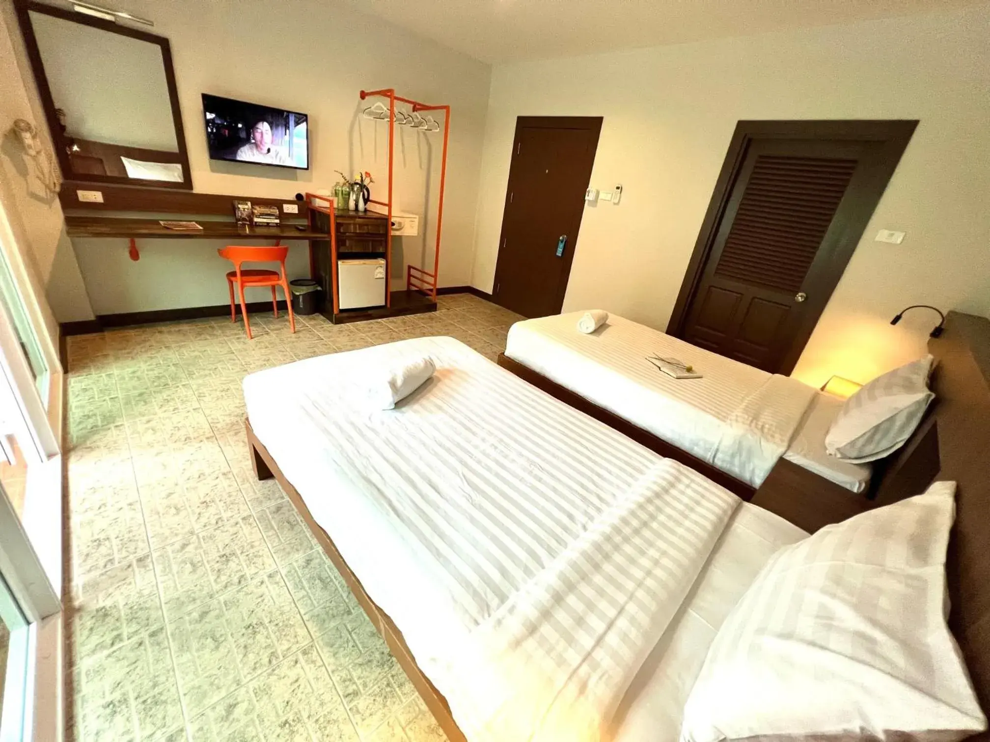 Twin Room in My Friend's House Karon Twin Room in My Friend's House Karon