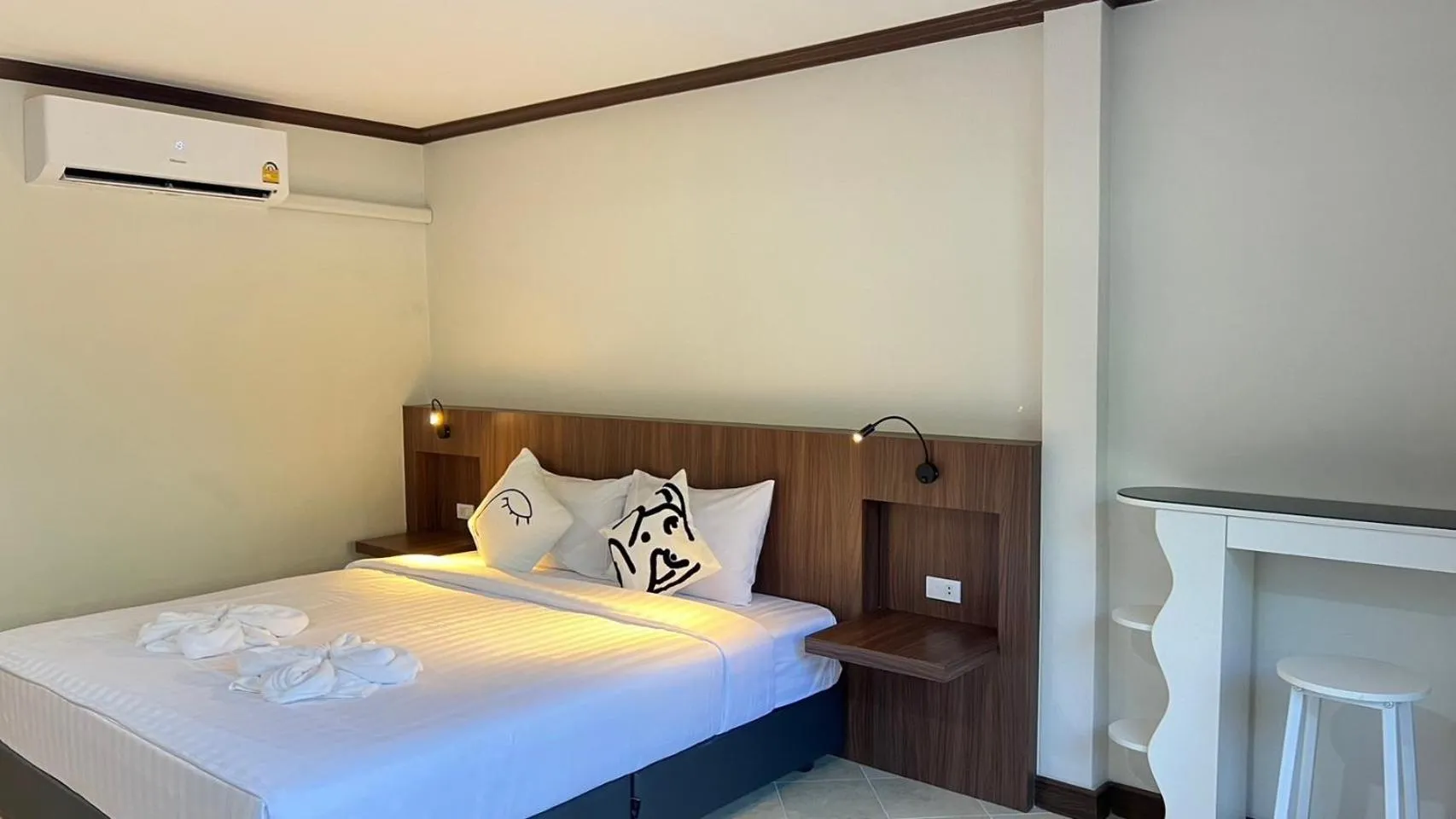 Bed in My Friend's House Karon