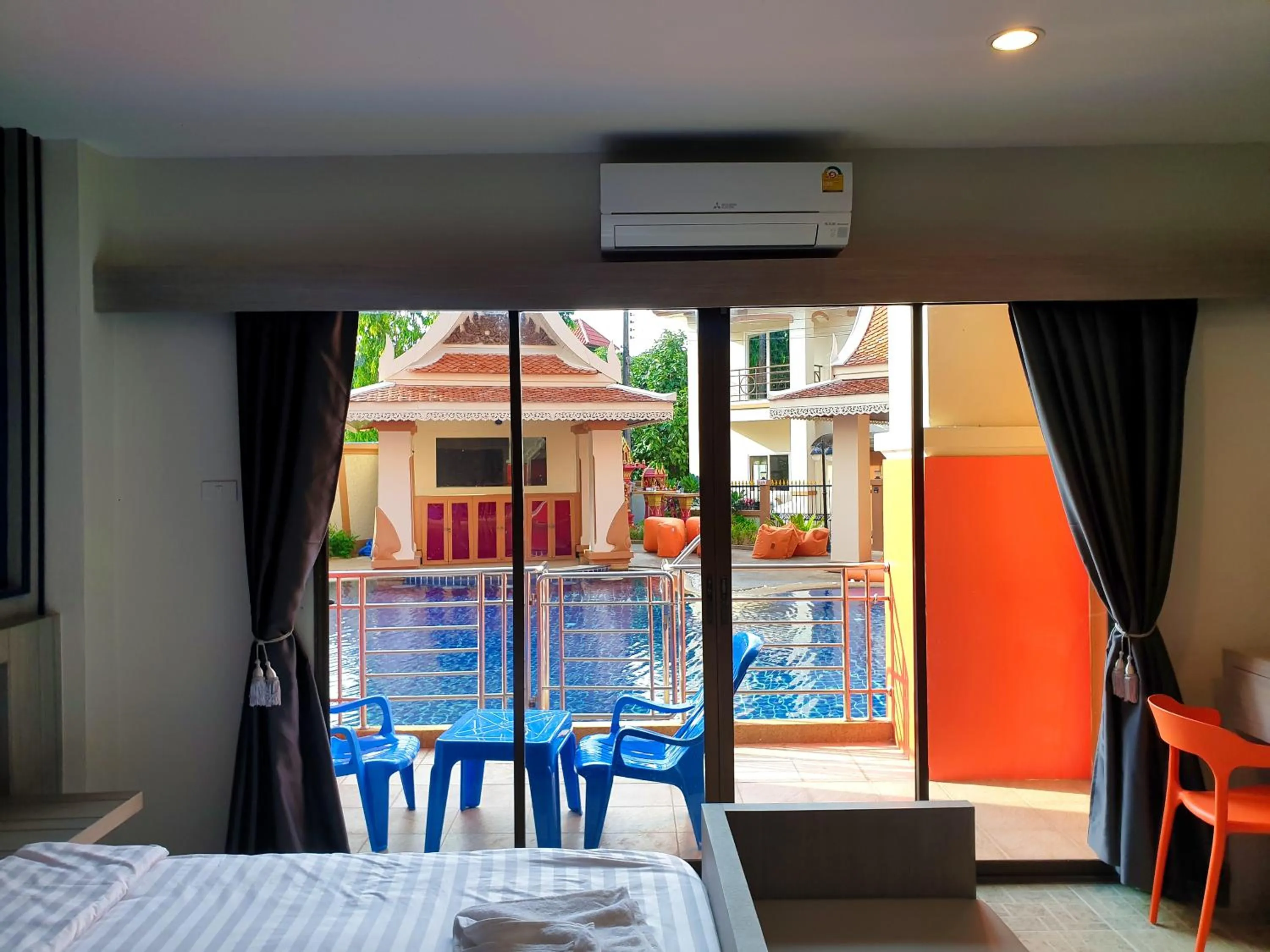 Bed in My Friend's House Karon