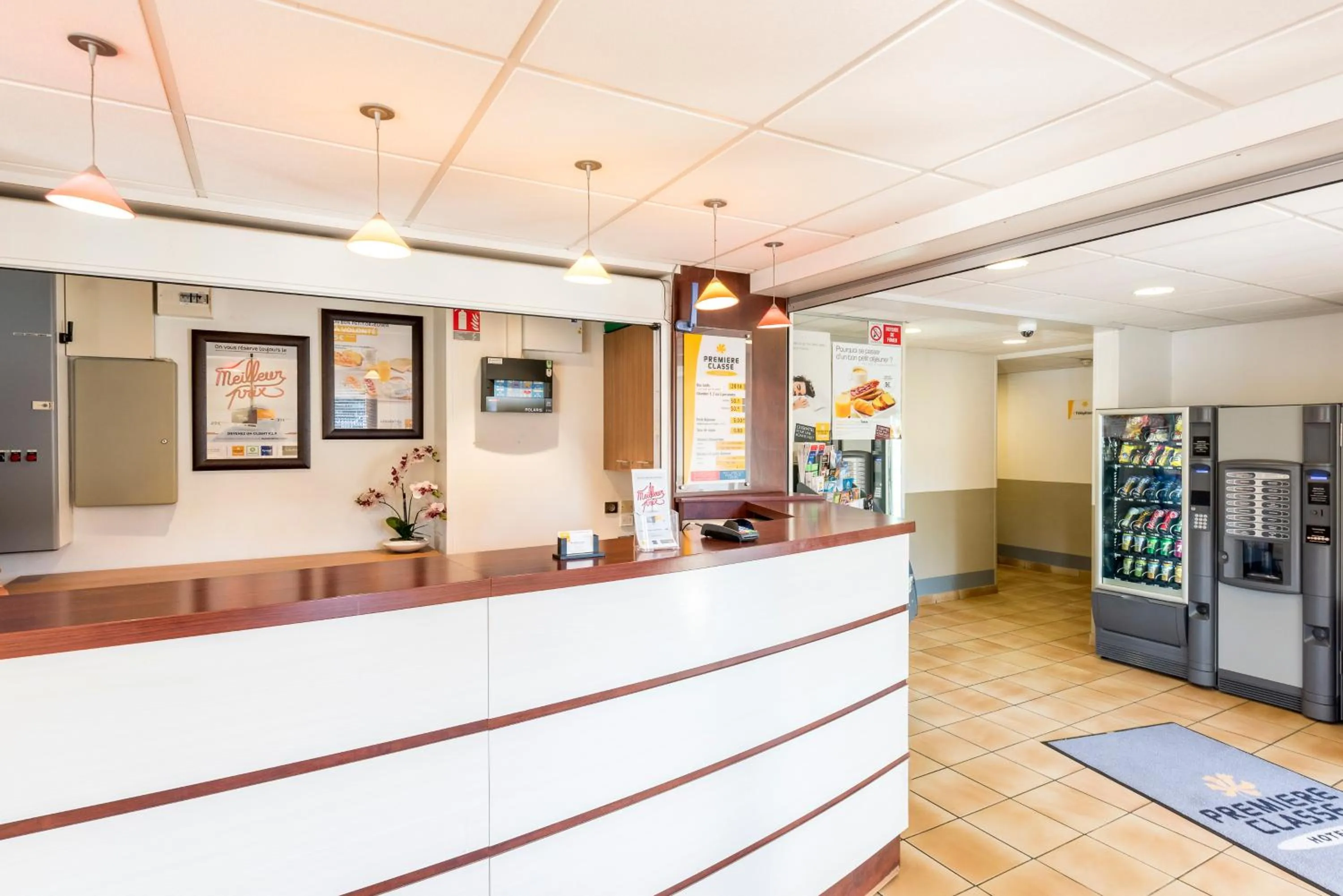 Lobby or reception in Premiere Classe Annecy Nord - Epagny