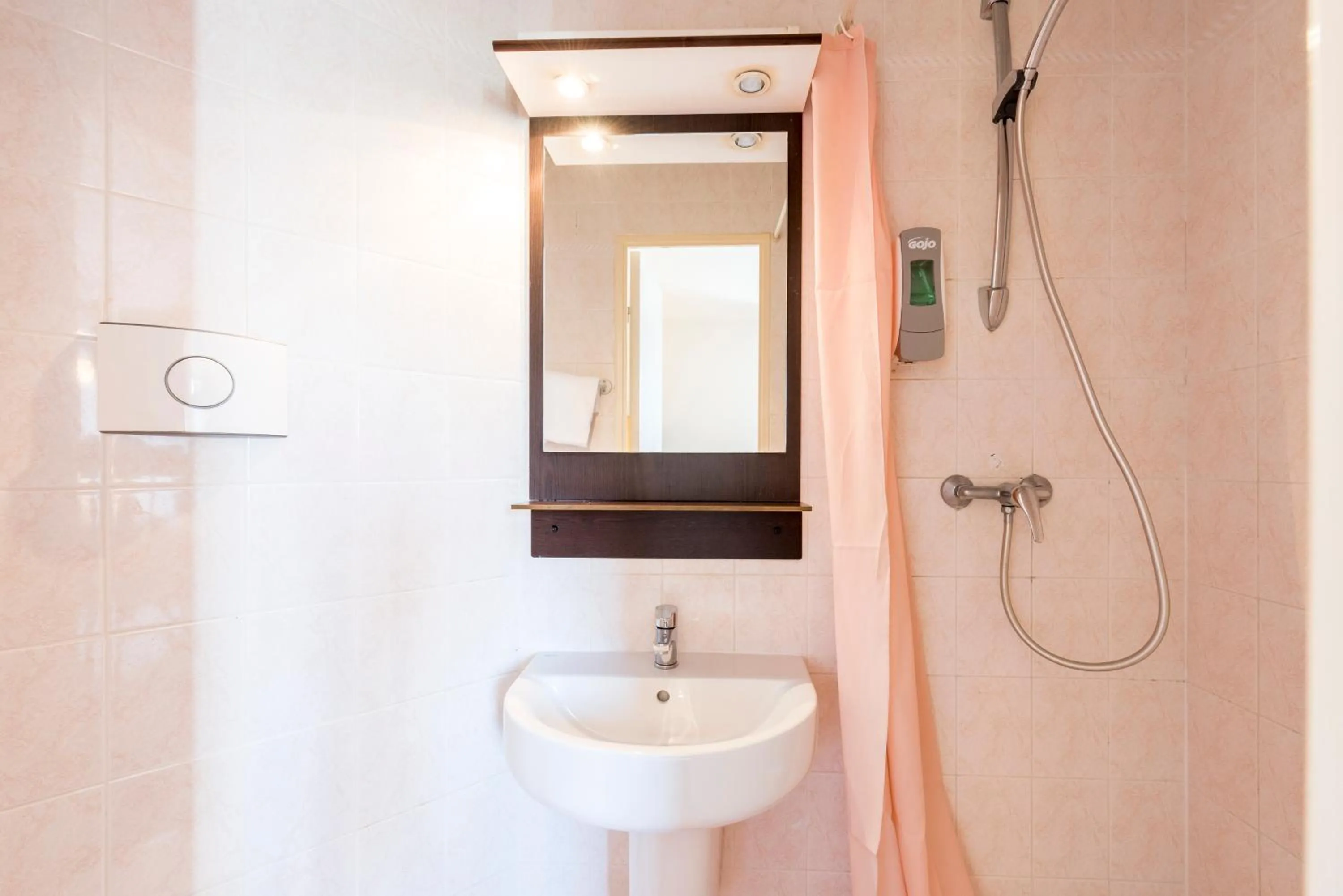 Bathroom in Premiere Classe Annecy Nord - Epagny