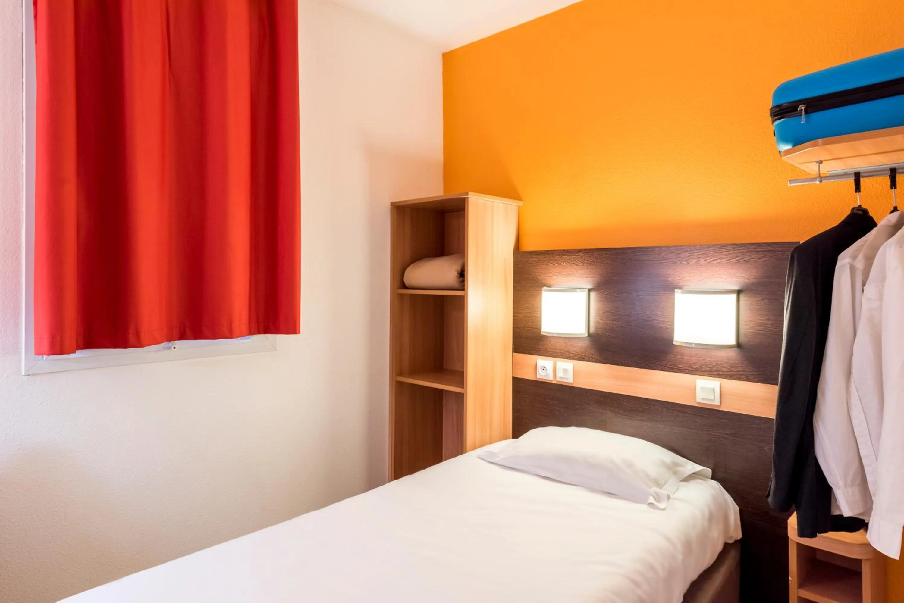 Bed in Premiere Classe Annecy Nord - Epagny