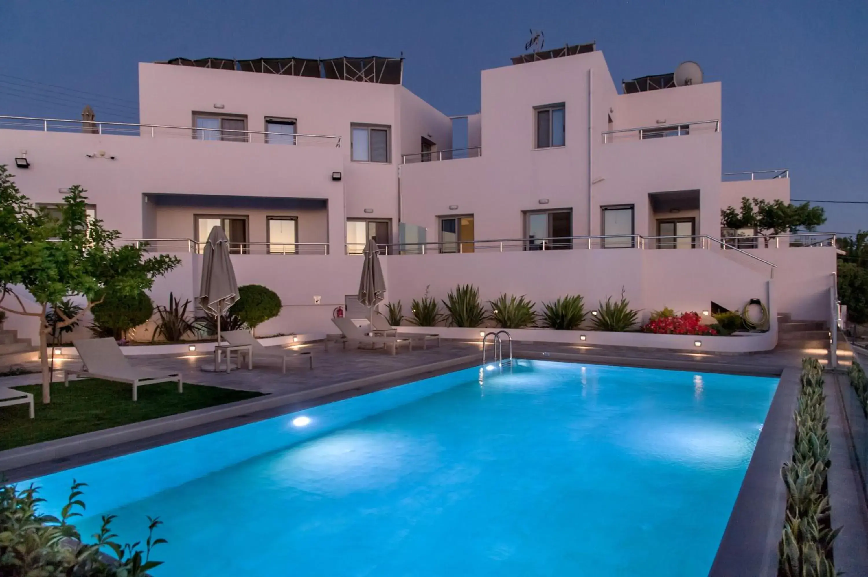 Property building in Sunset Elafonisi Apartments Property building in Sunset Elafonisi Apartments