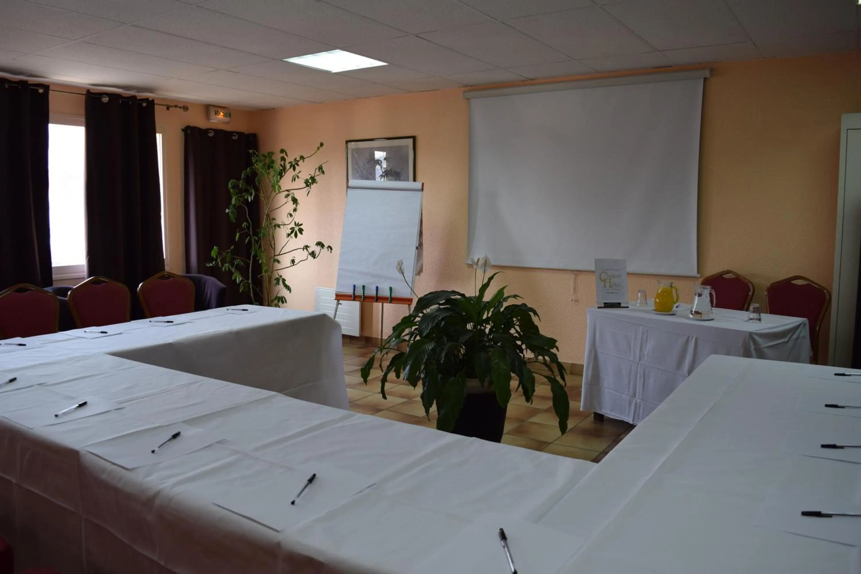 Banquet/Function facilities in Confort Hôtel
