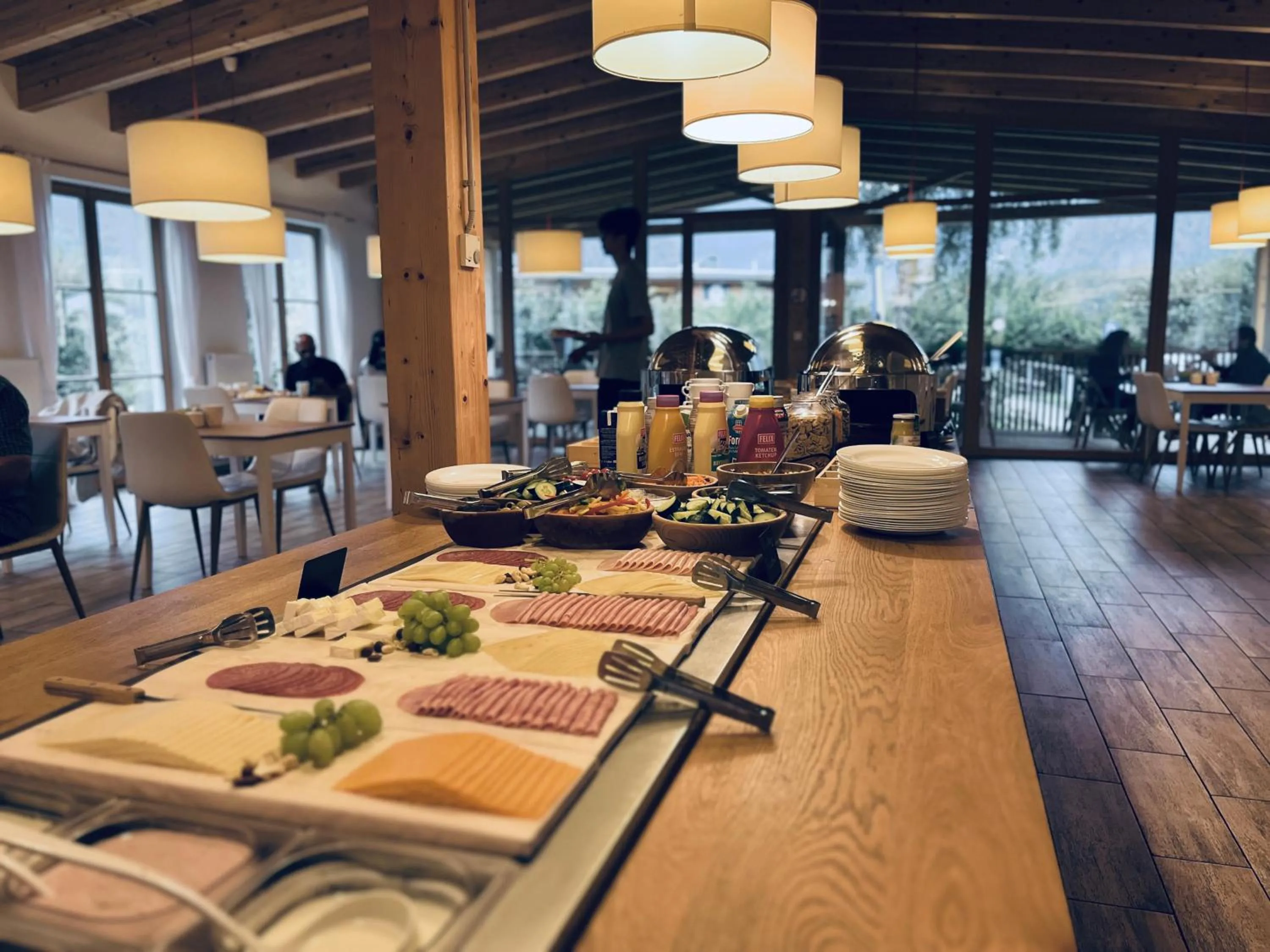 Restaurant/places to eat in Seehotel am Hallstättersee modern rooms