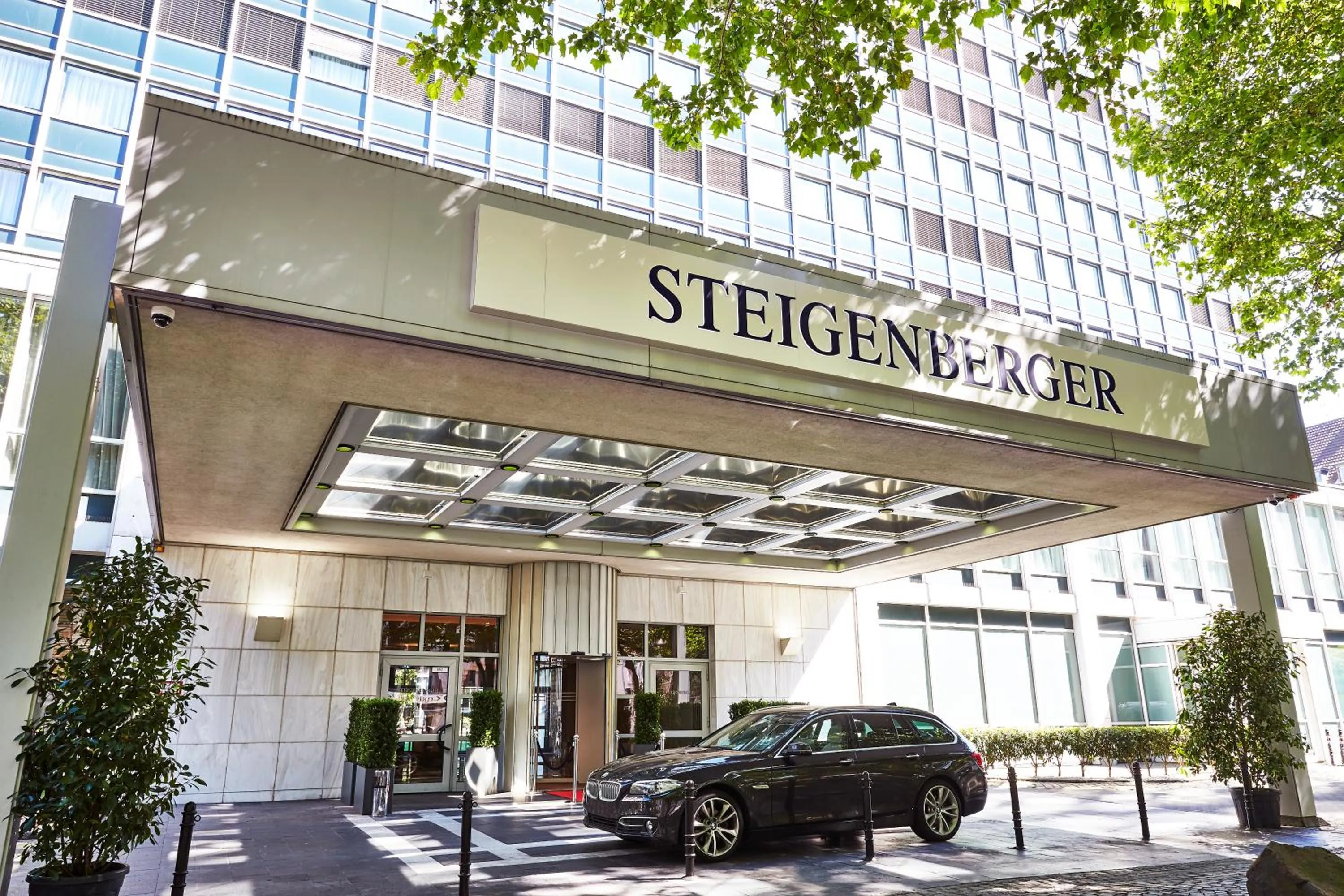 Facade/entrance in Steigenberger Hotel Köln