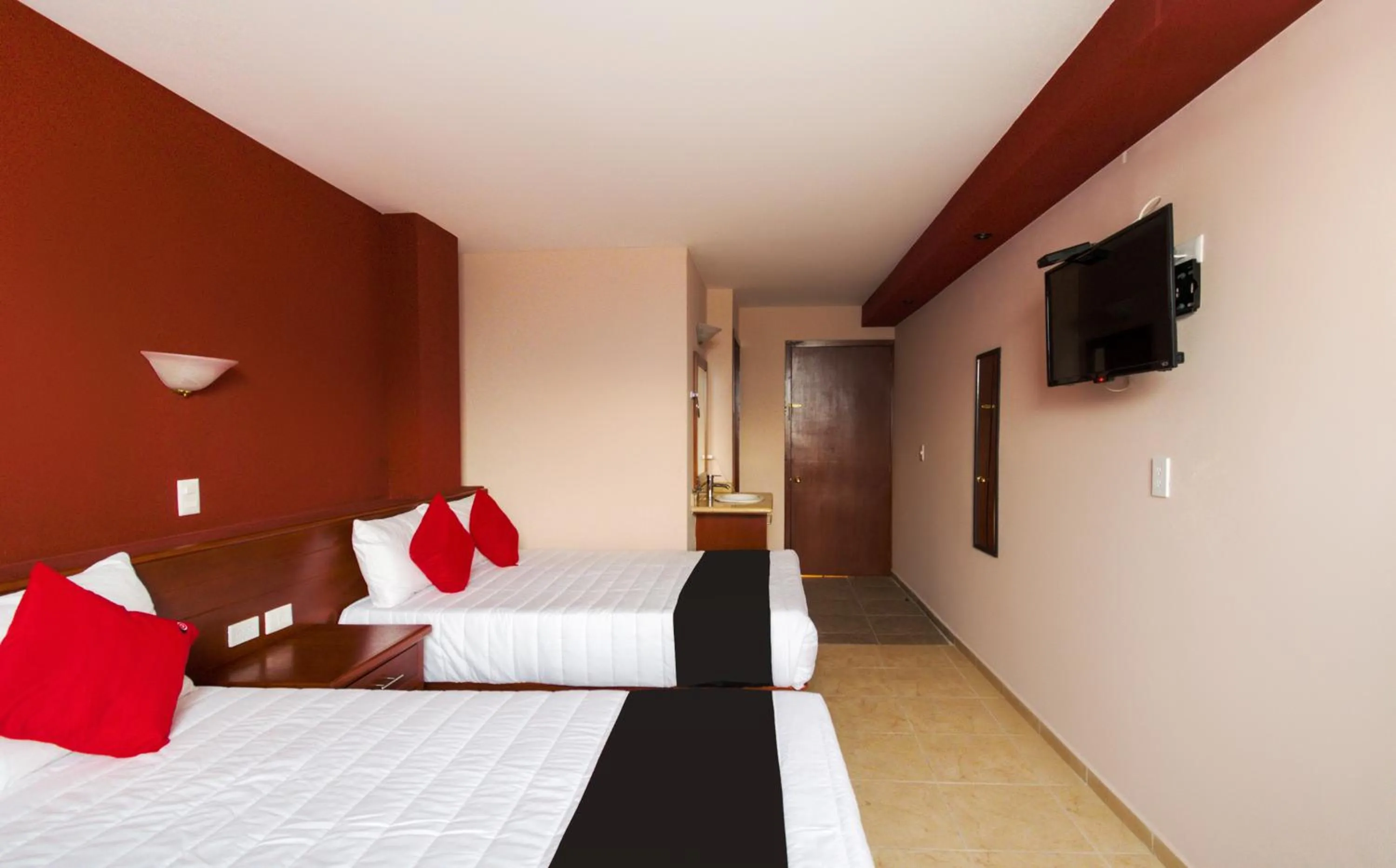 Standard Two Beds  in Hotel San Pablo