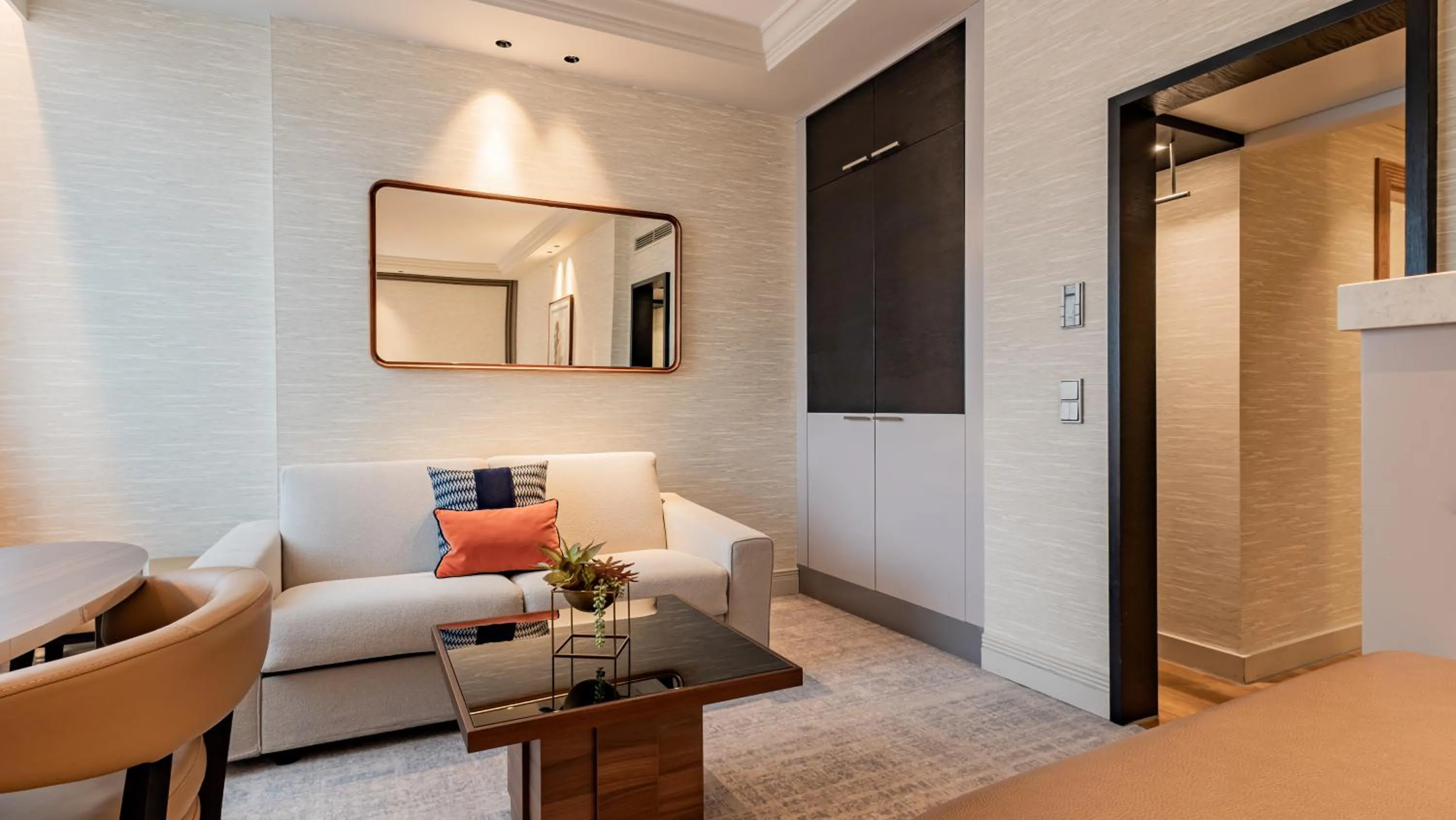 Living room in InterContinental Berlin by IHG