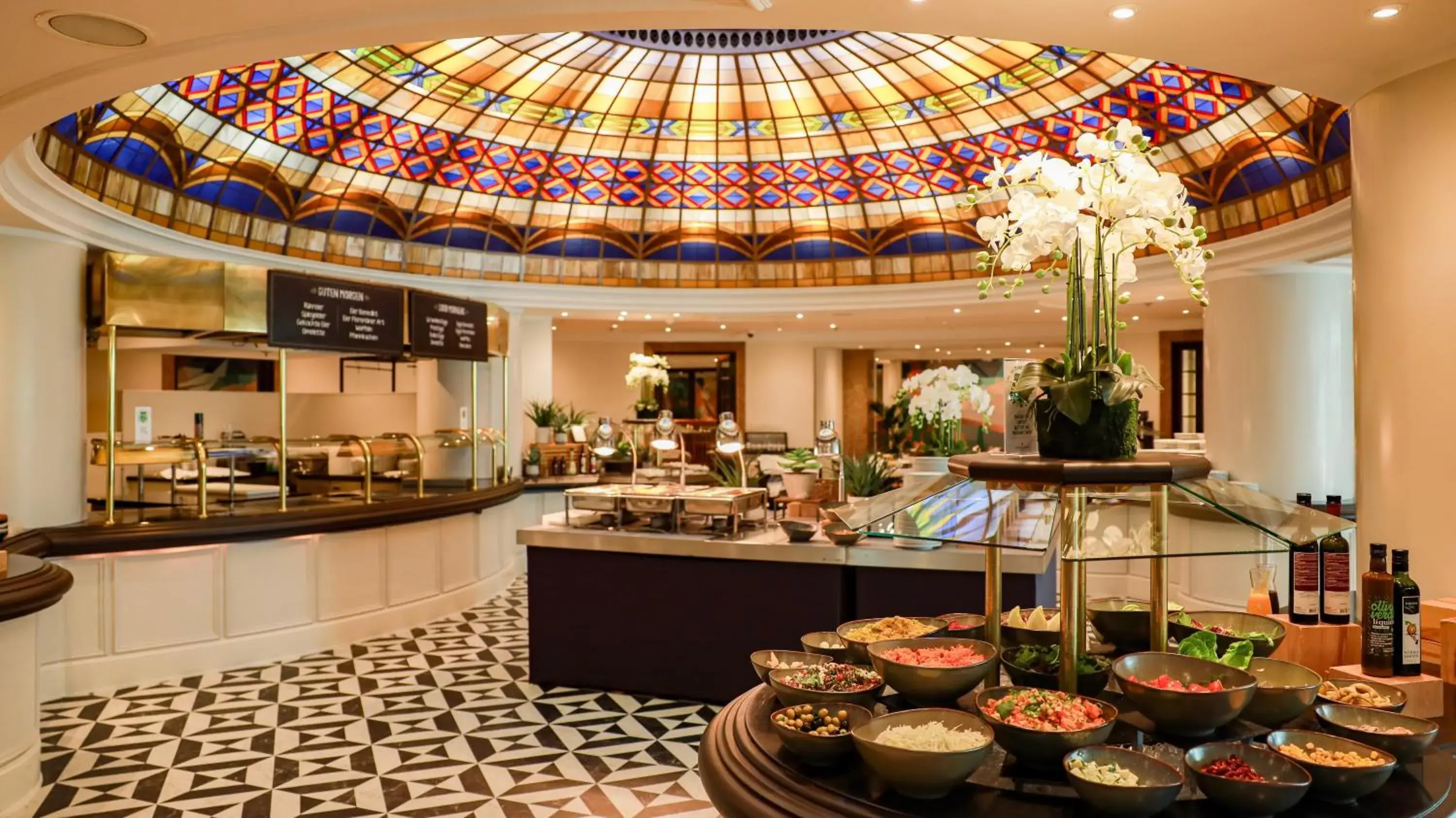 Restaurant/places to eat in InterContinental Berlin by IHG Restaurant/places to eat in InterContinental Berlin by IHG