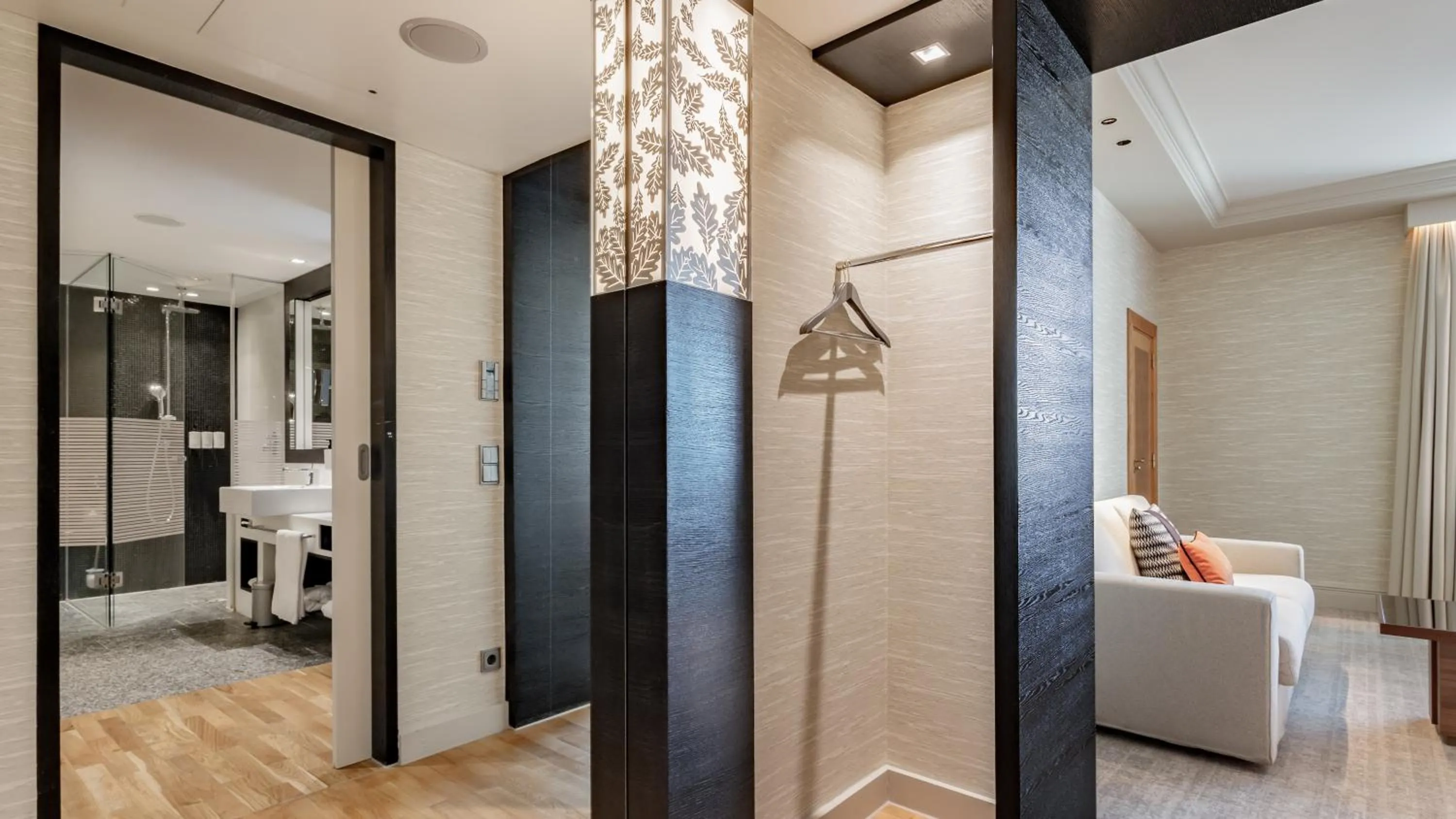 wardrobe in InterContinental Berlin by IHG