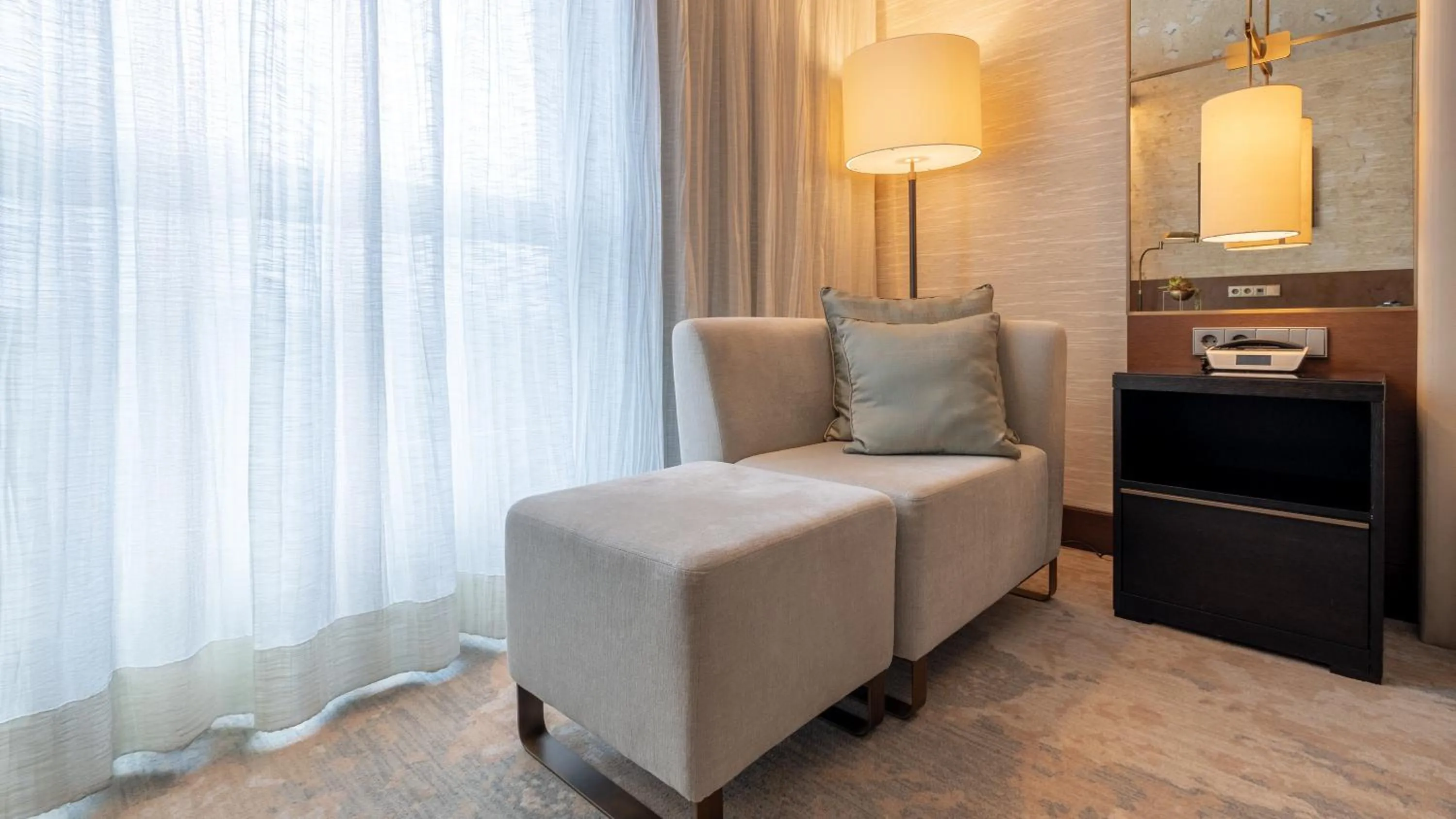 Living room in InterContinental Berlin by IHG