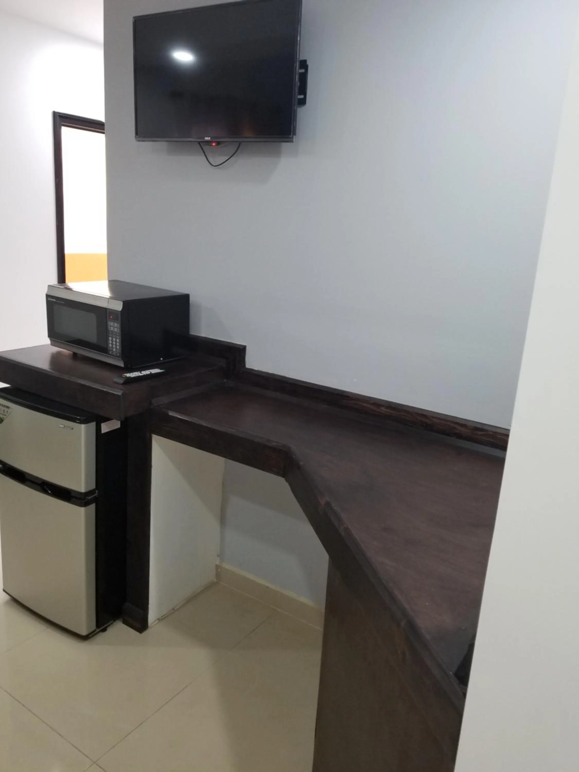 TV and multimedia in Sea Rock Hotel