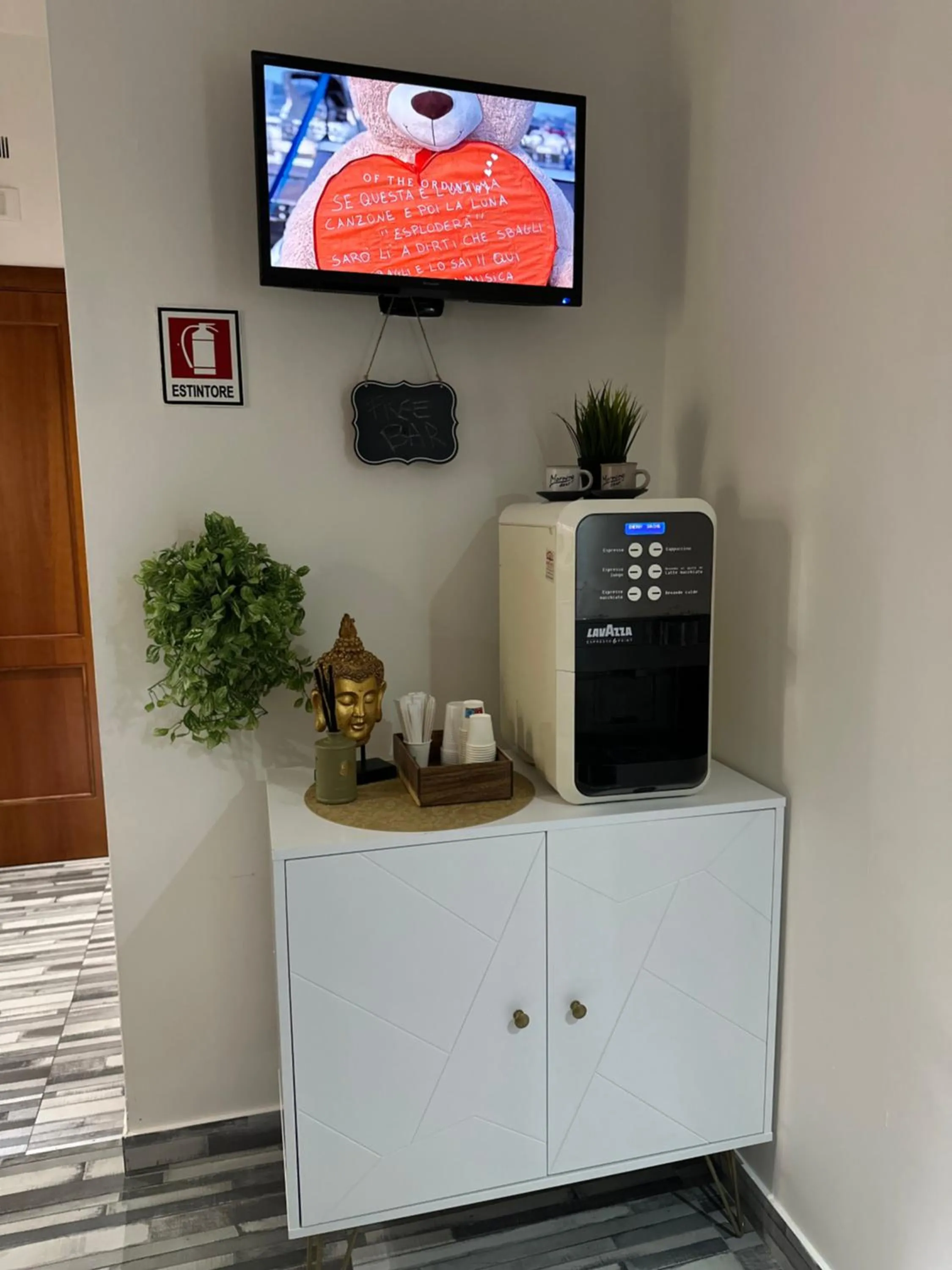 minibar in Laetitia guest house116