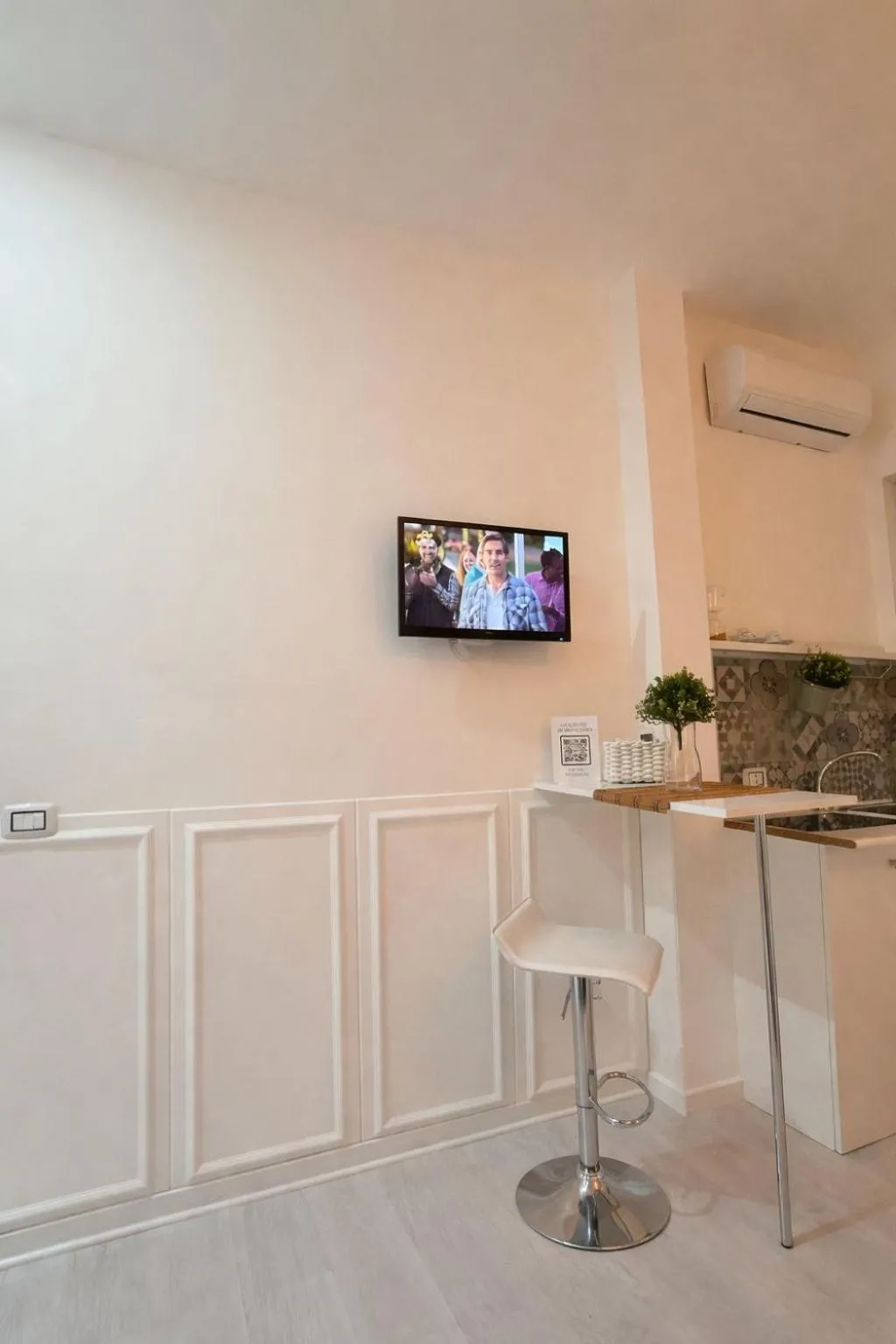 TV and multimedia in Laetitia guest house116