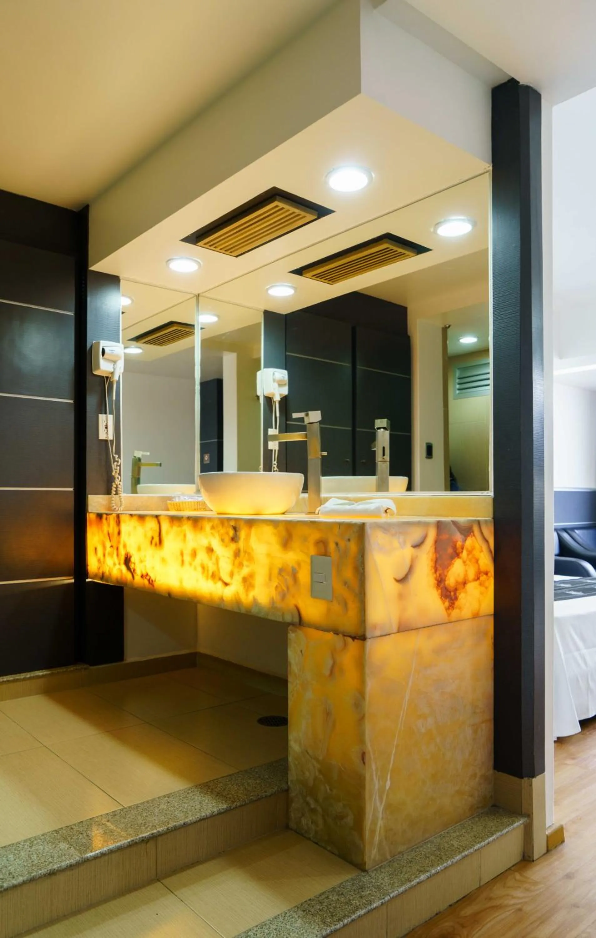 Bathroom in Hotel Ibiza Plaza